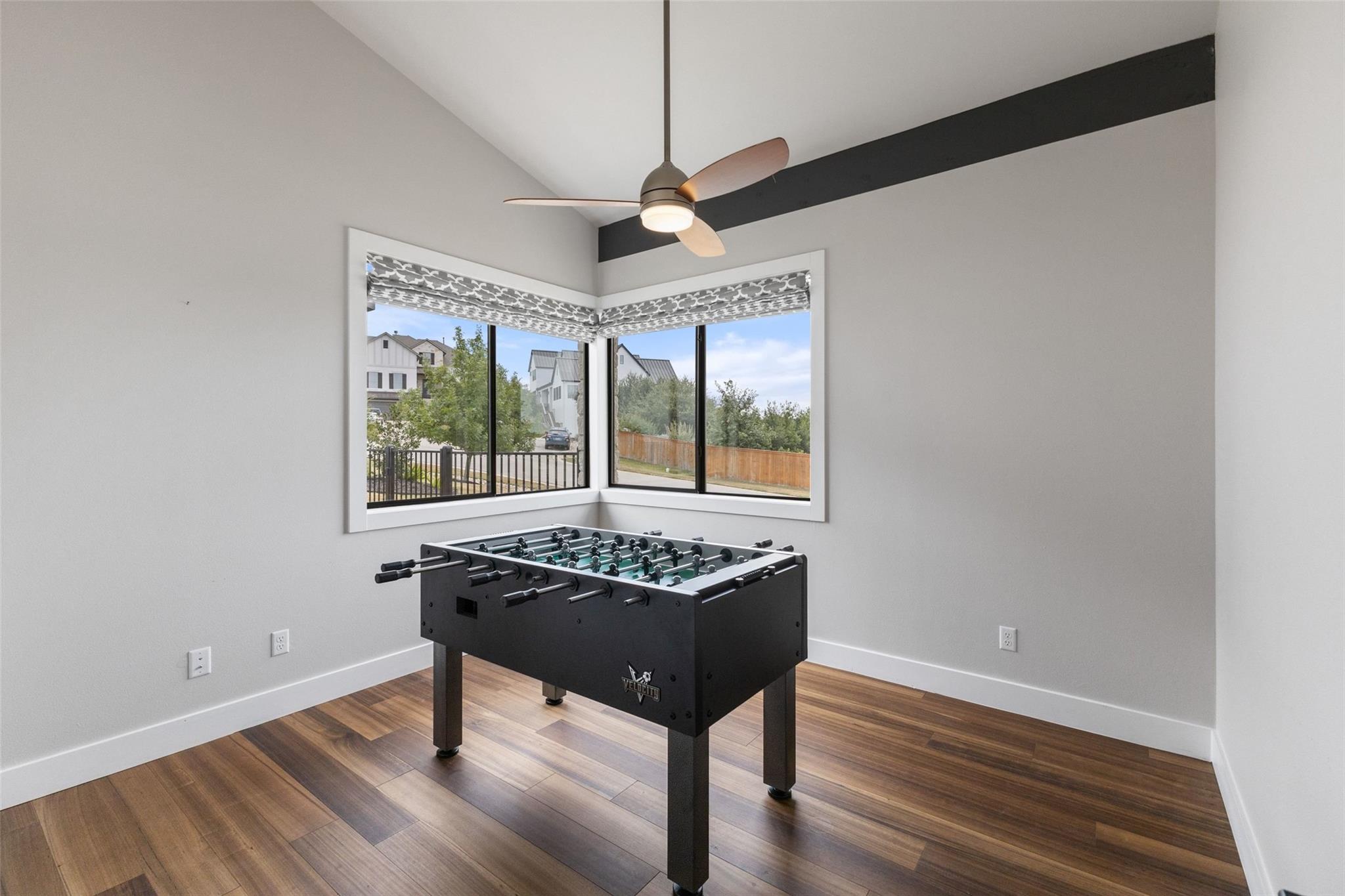 206 Waters View CT