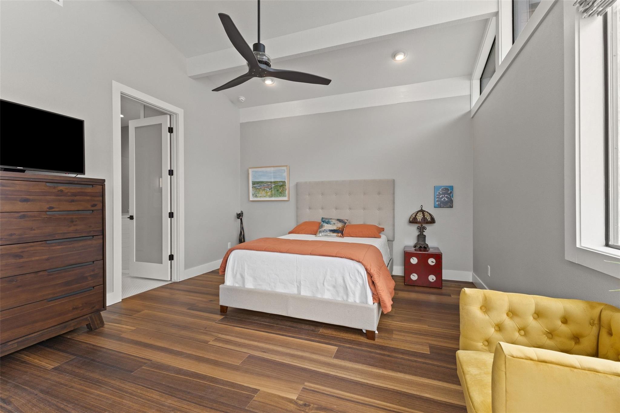 206 Waters View CT