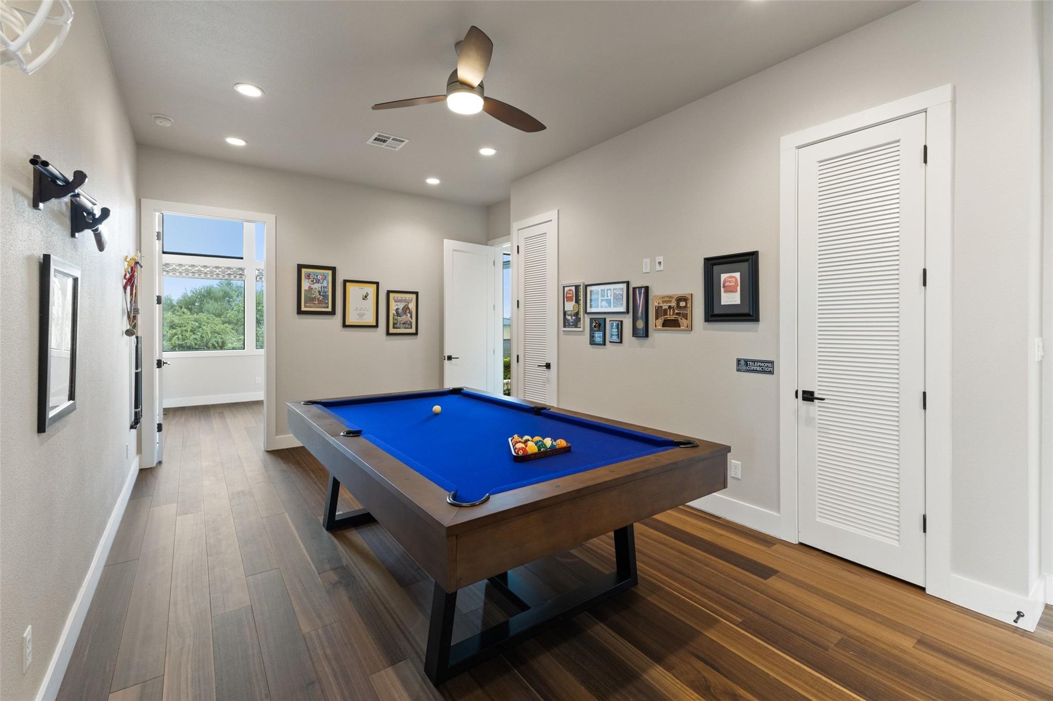 206 Waters View CT