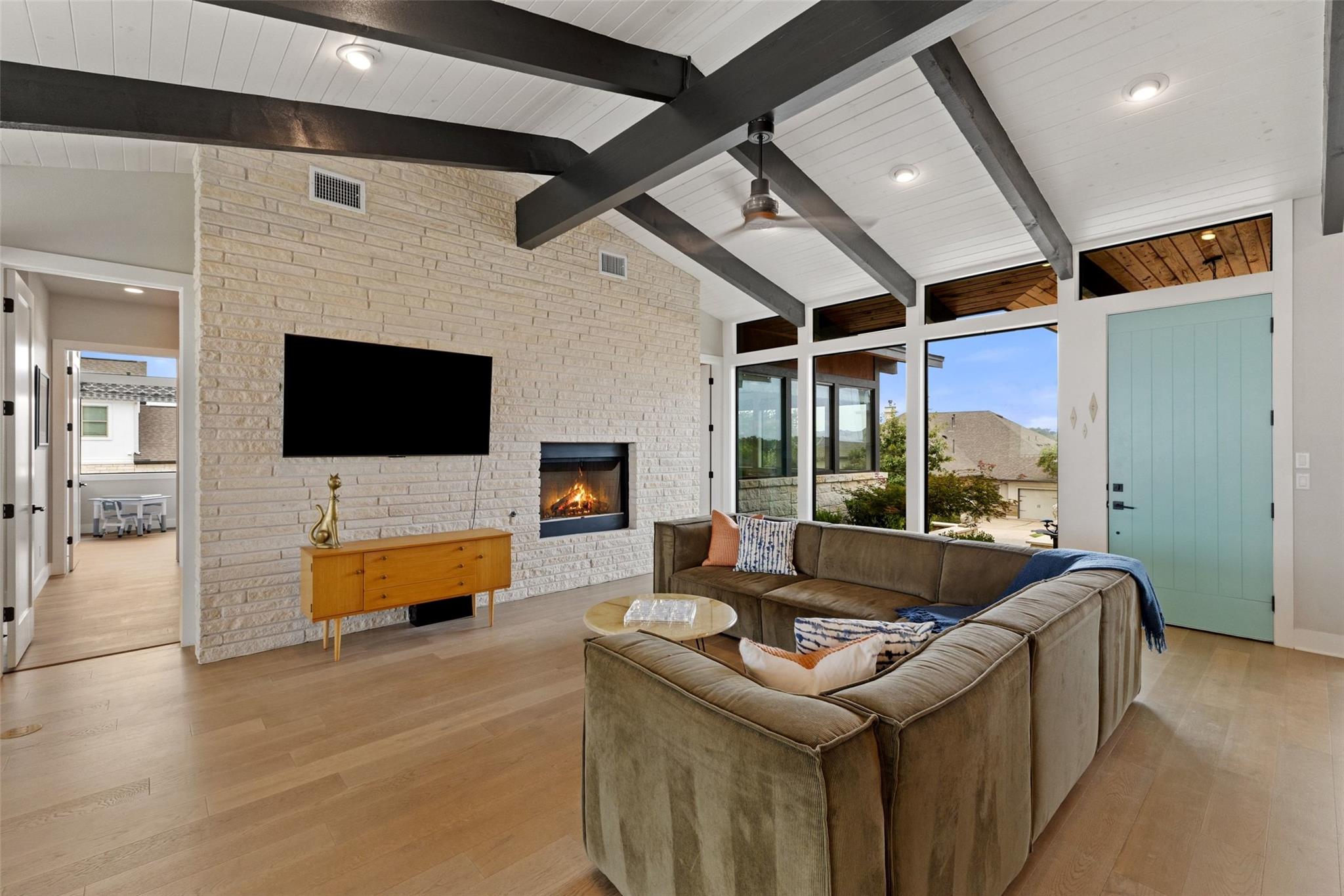 206 Waters View CT