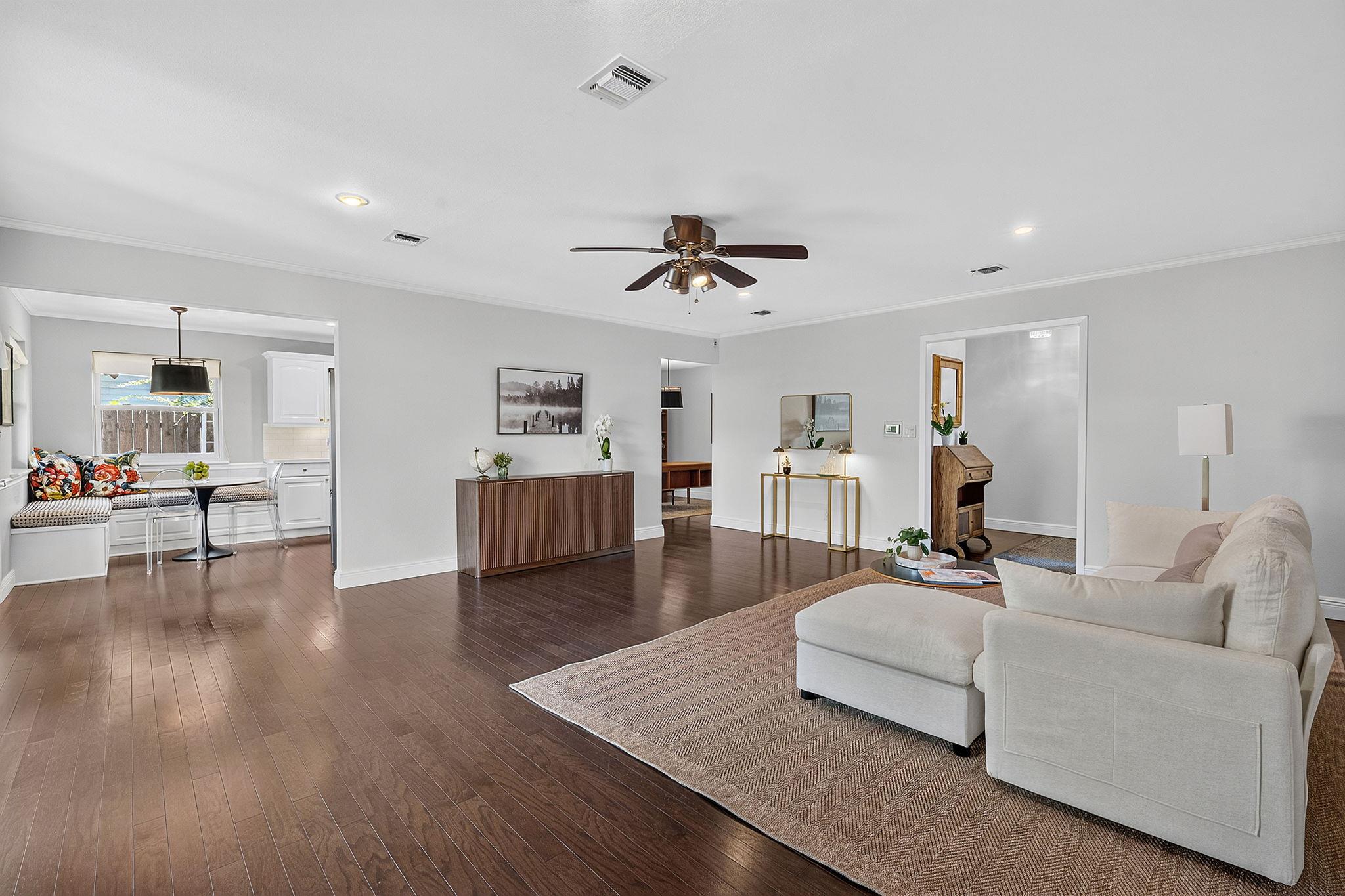 2114 Lanier DR