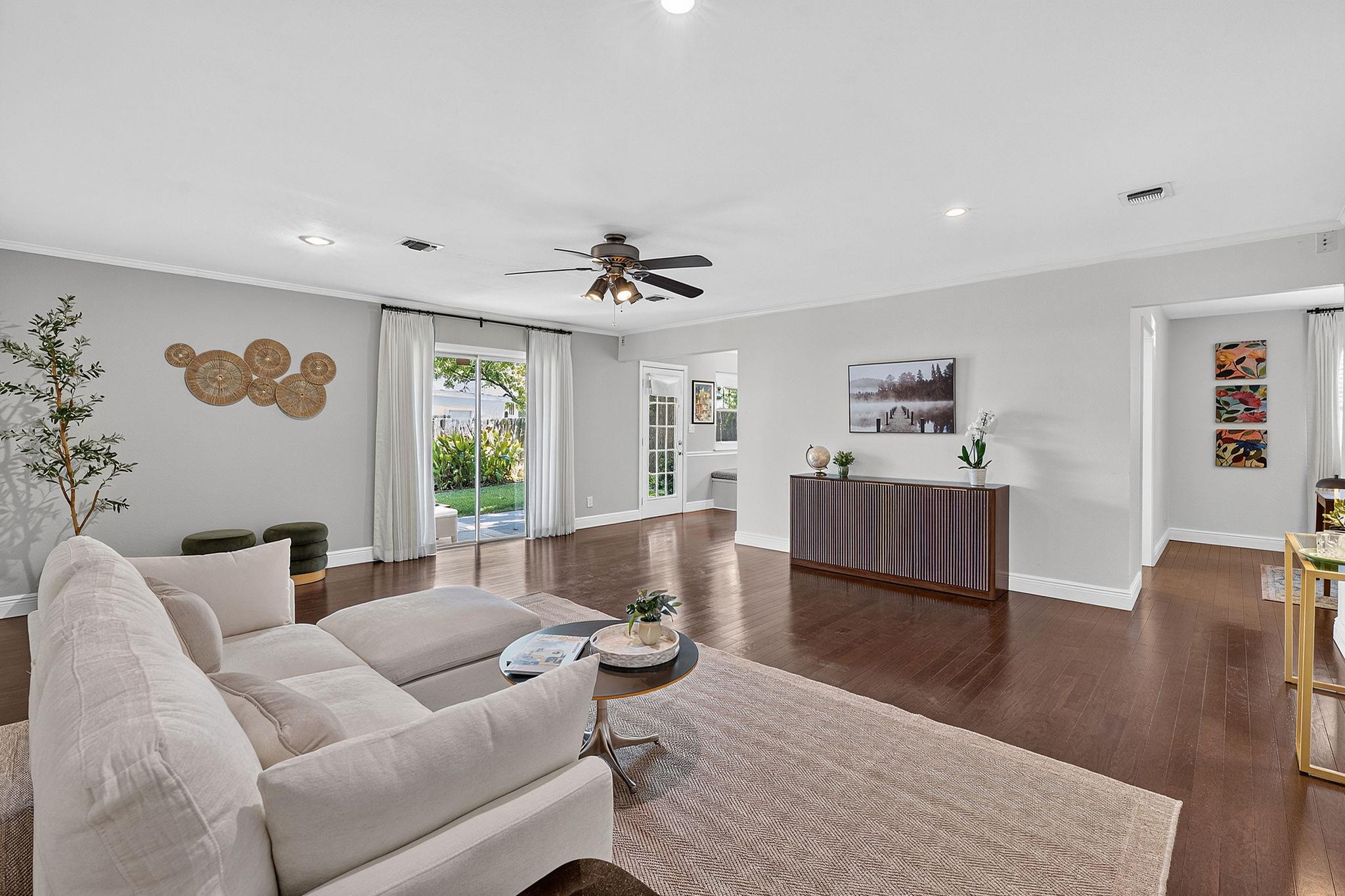 2114 Lanier DR