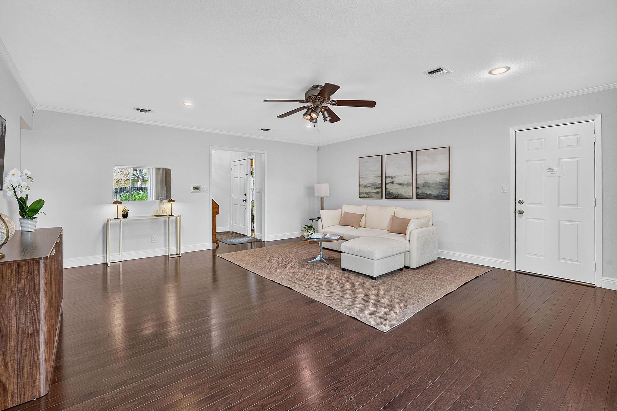 2114 Lanier DR
