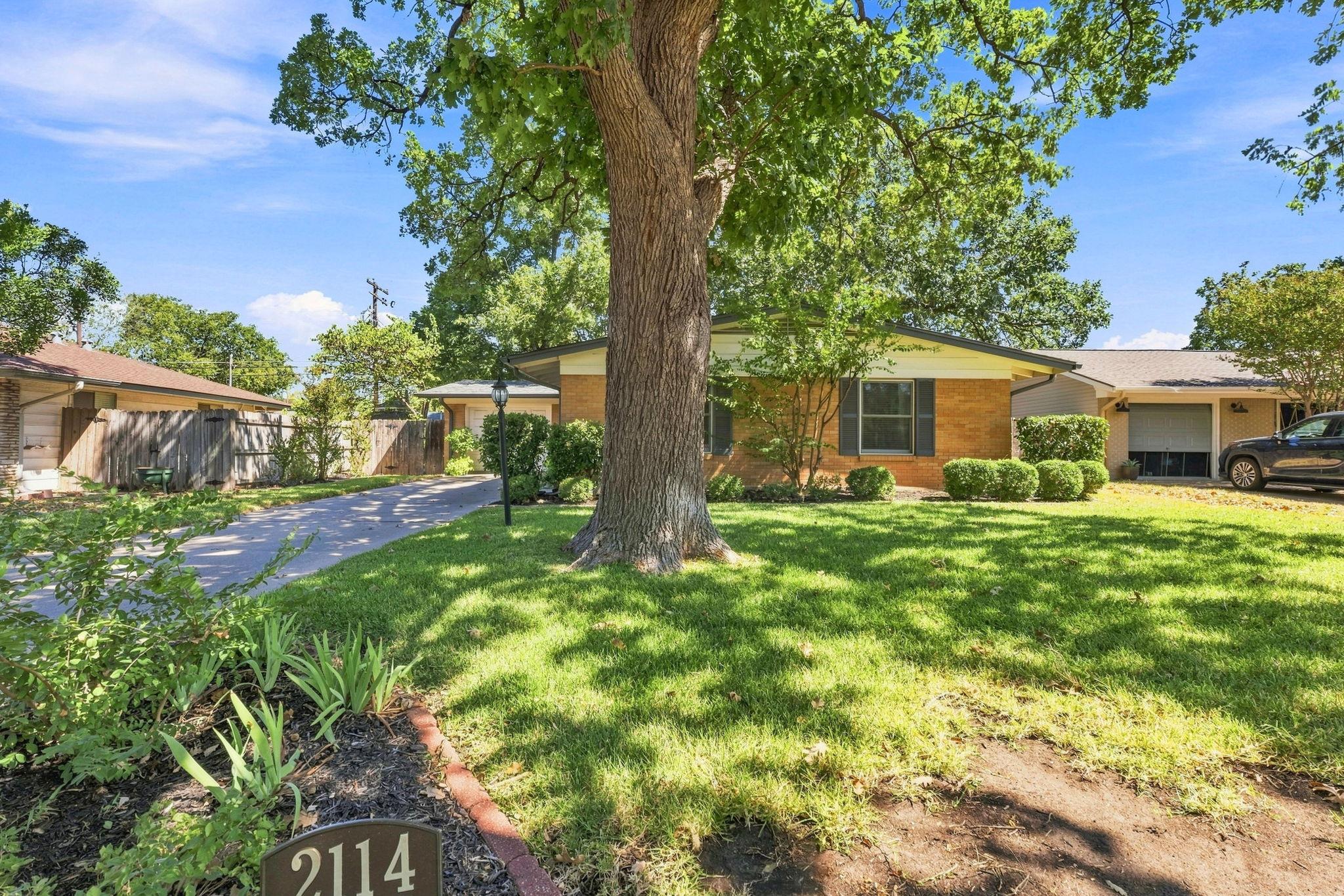 2114 Lanier DR