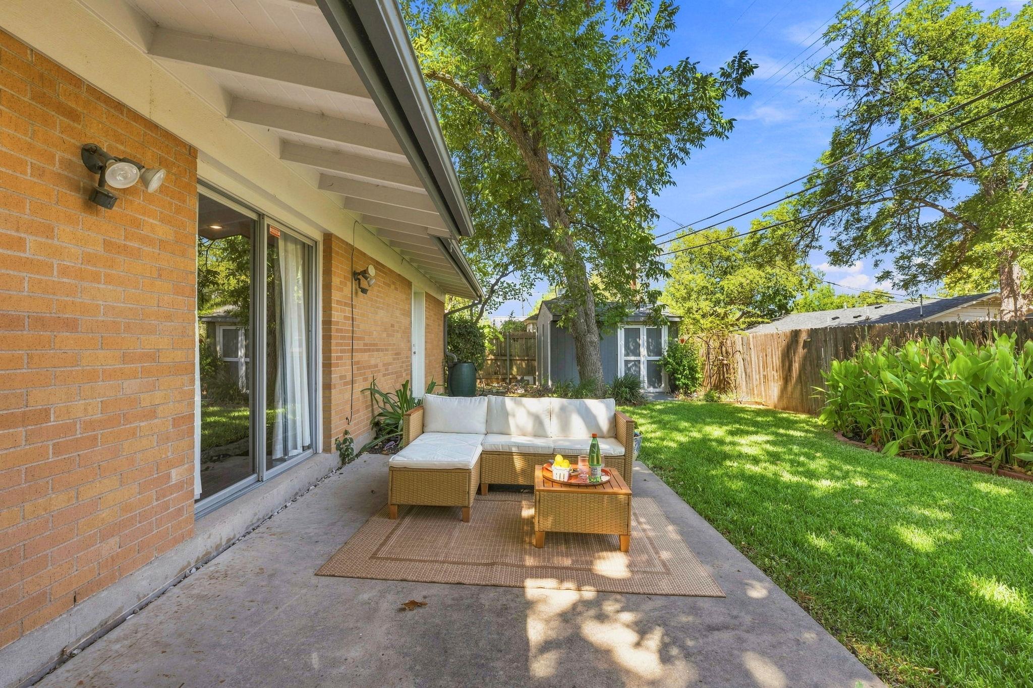 2114 Lanier DR