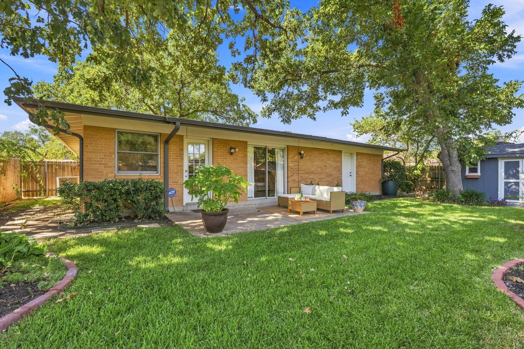 2114 Lanier DR
