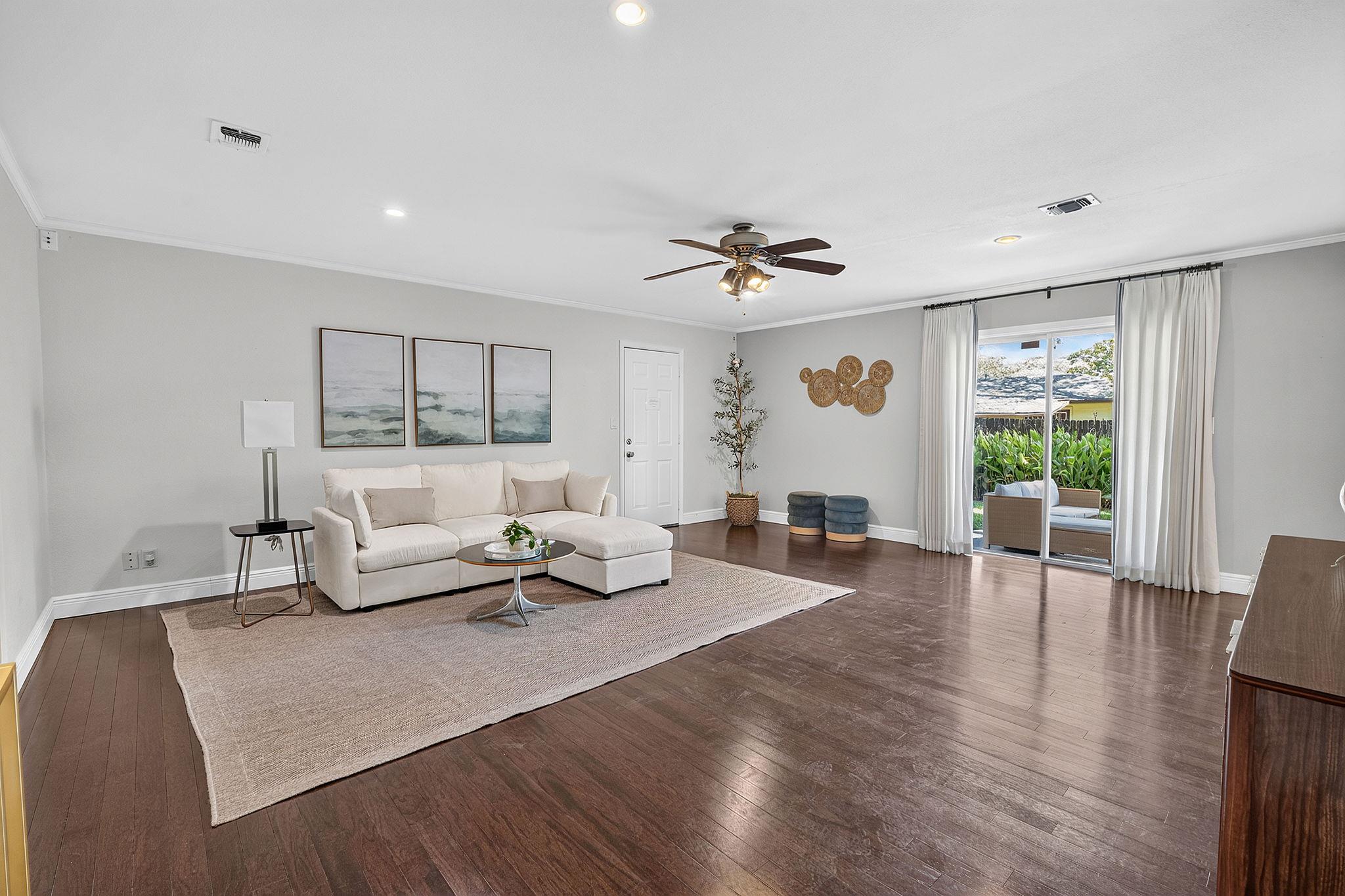 2114 Lanier DR
