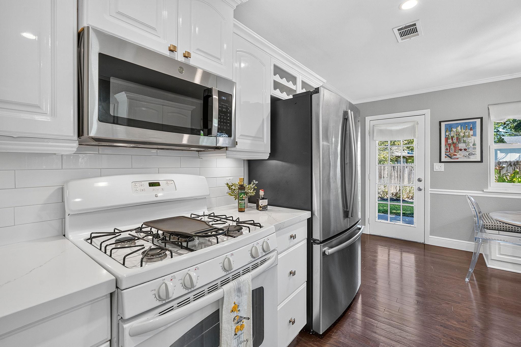 2114 Lanier DR