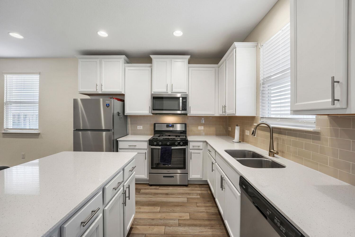12104 Tolson DR