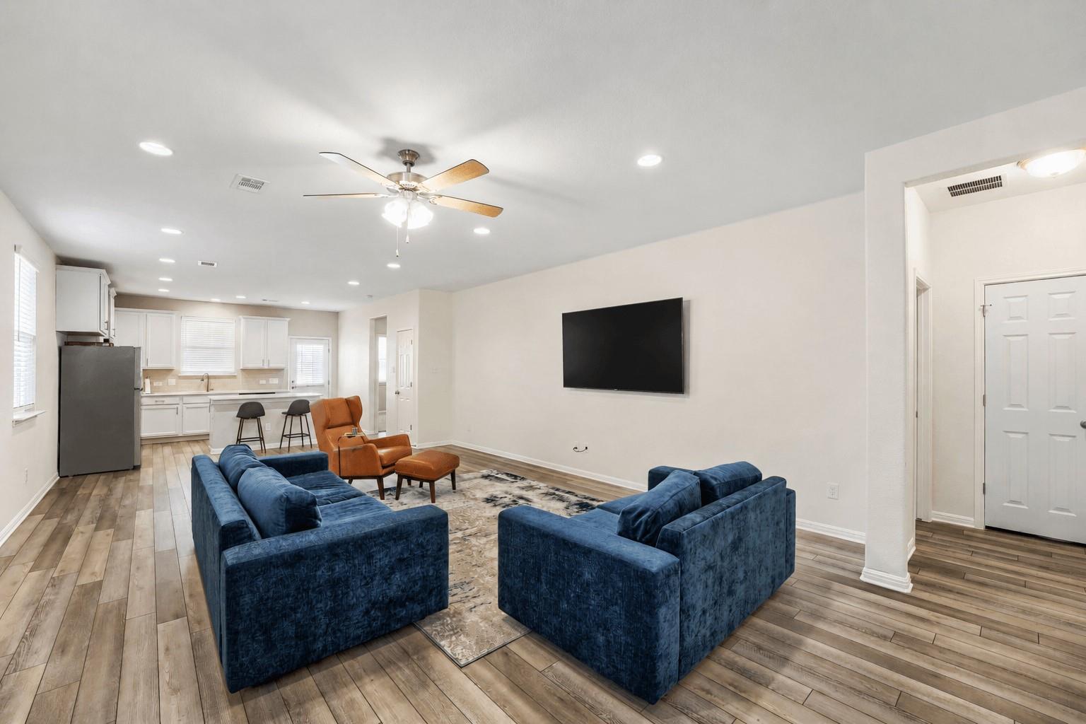 12104 Tolson DR