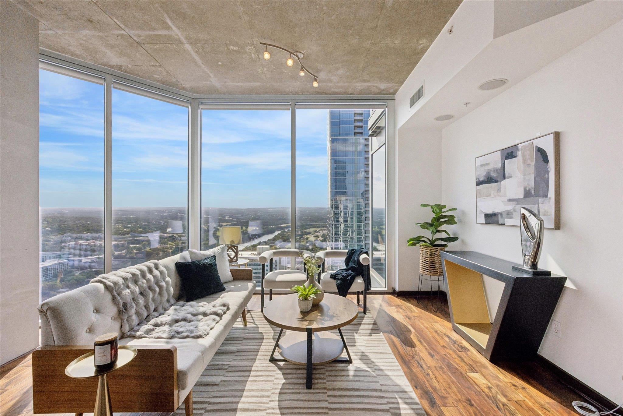 360 Nueces ST # 4202