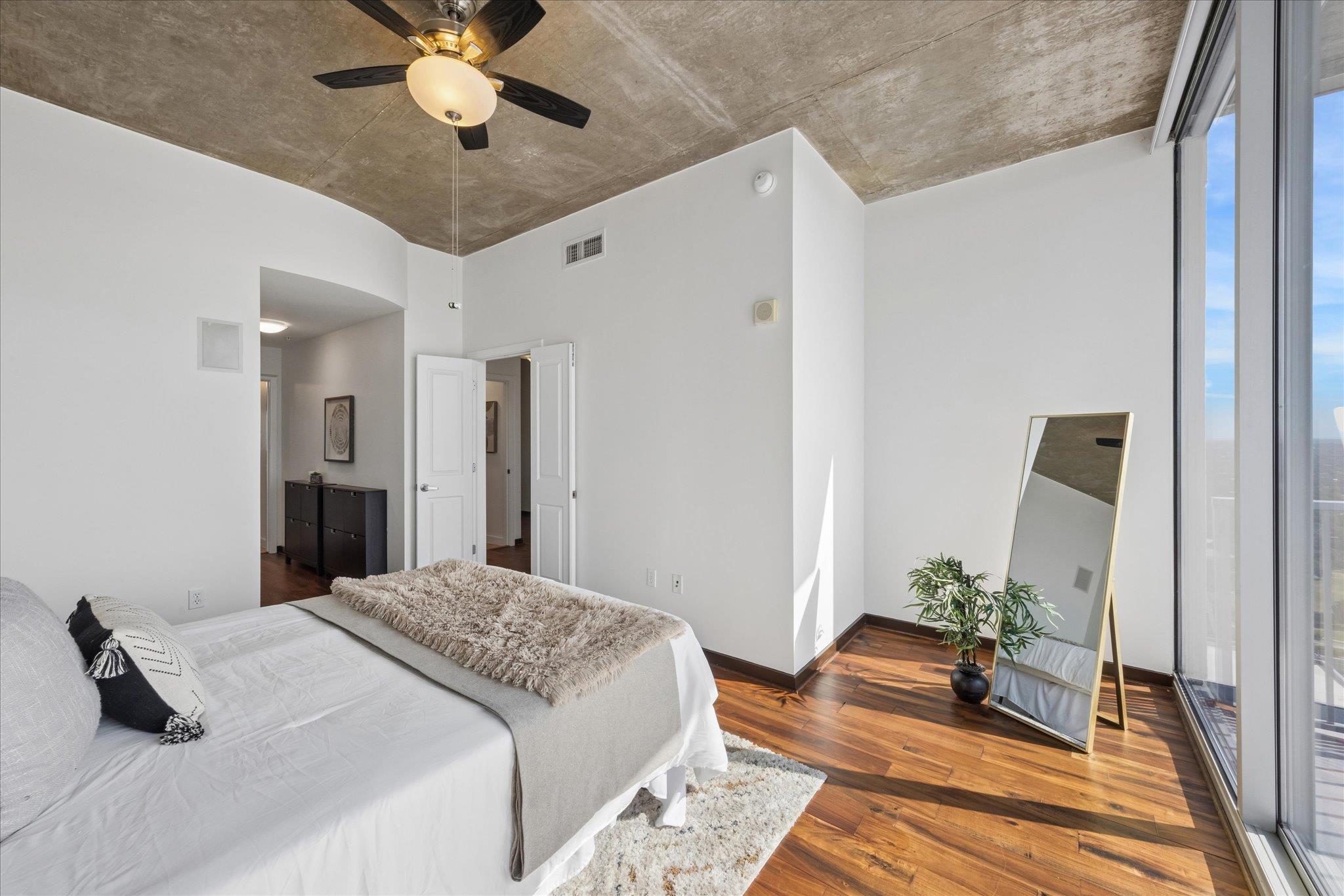 360 Nueces ST # 4202