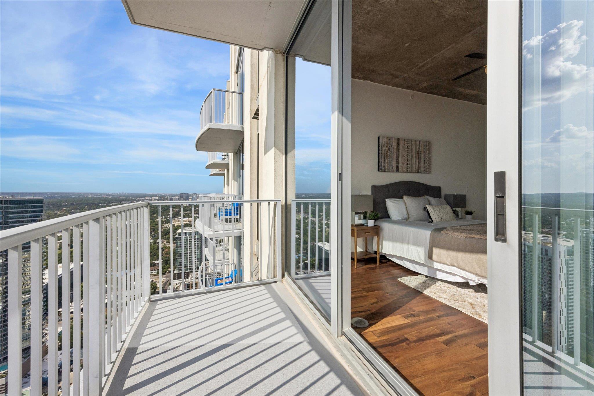 360 Nueces ST # 4202