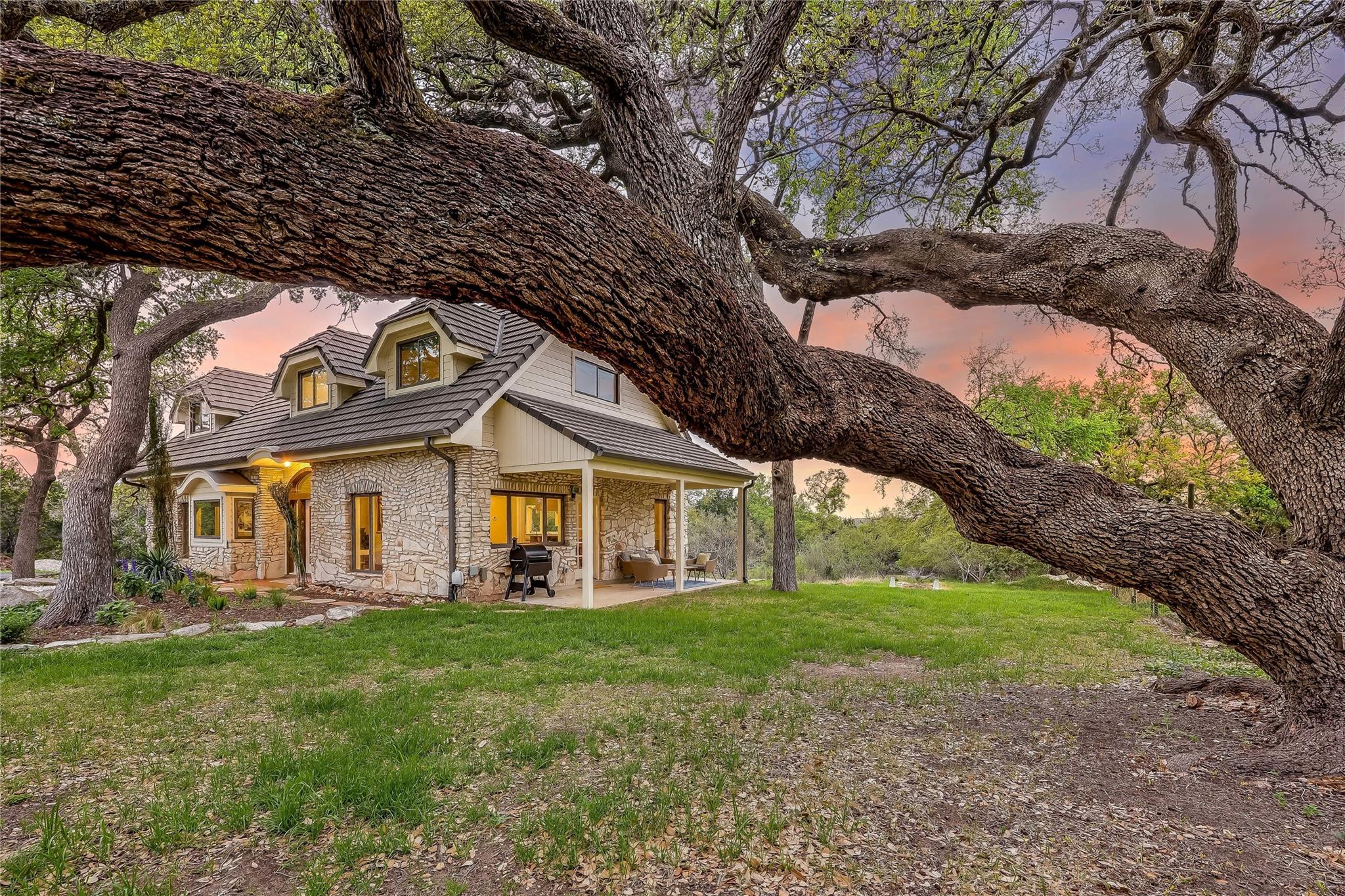 8004 Golden Oaks LN