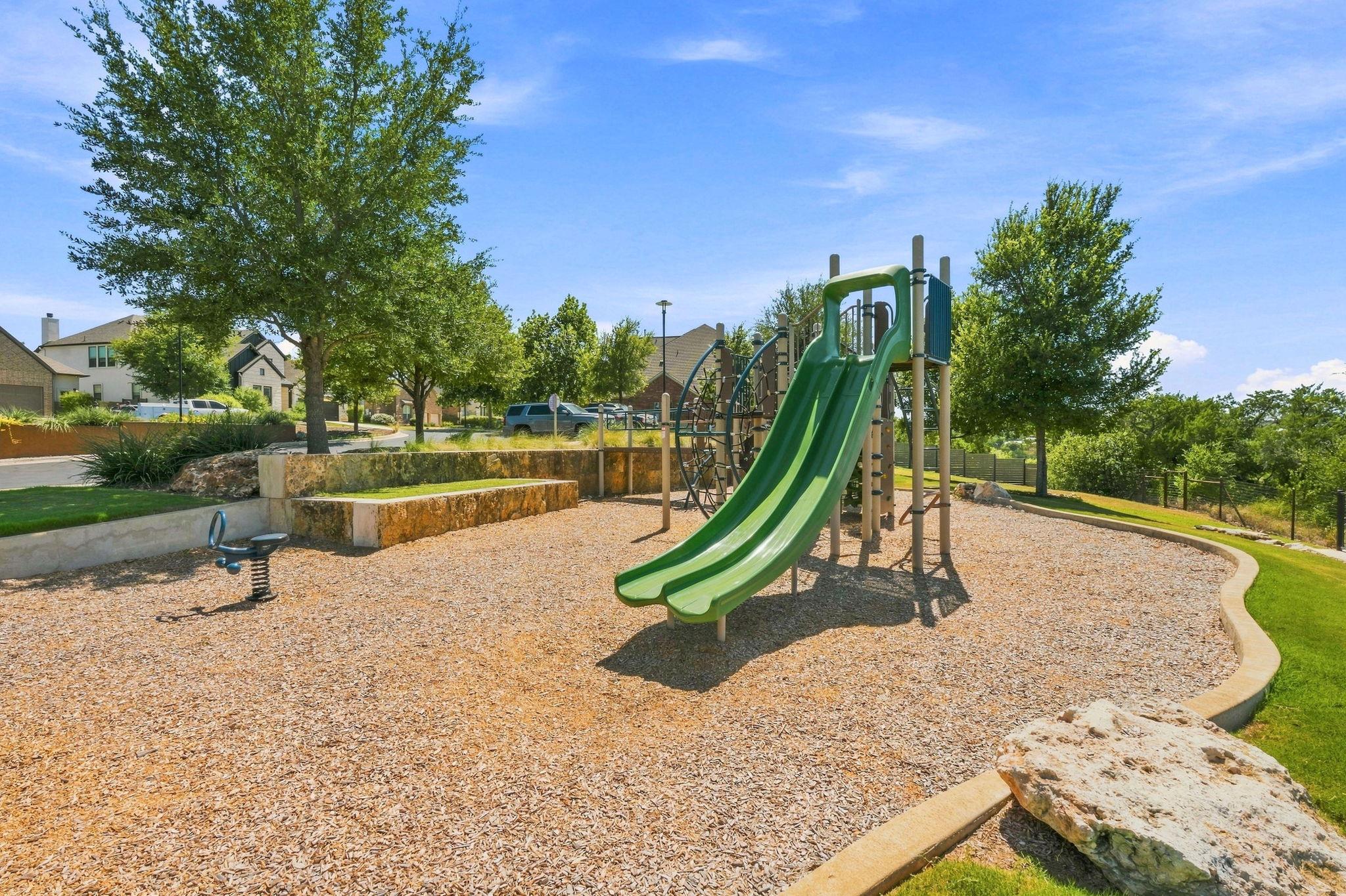 413 Summerhill LN