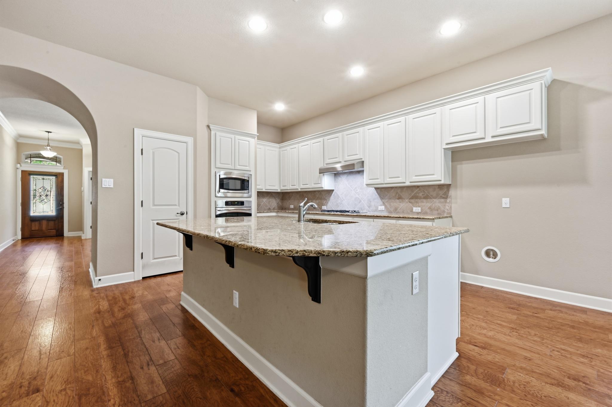 7112 Mitra DR