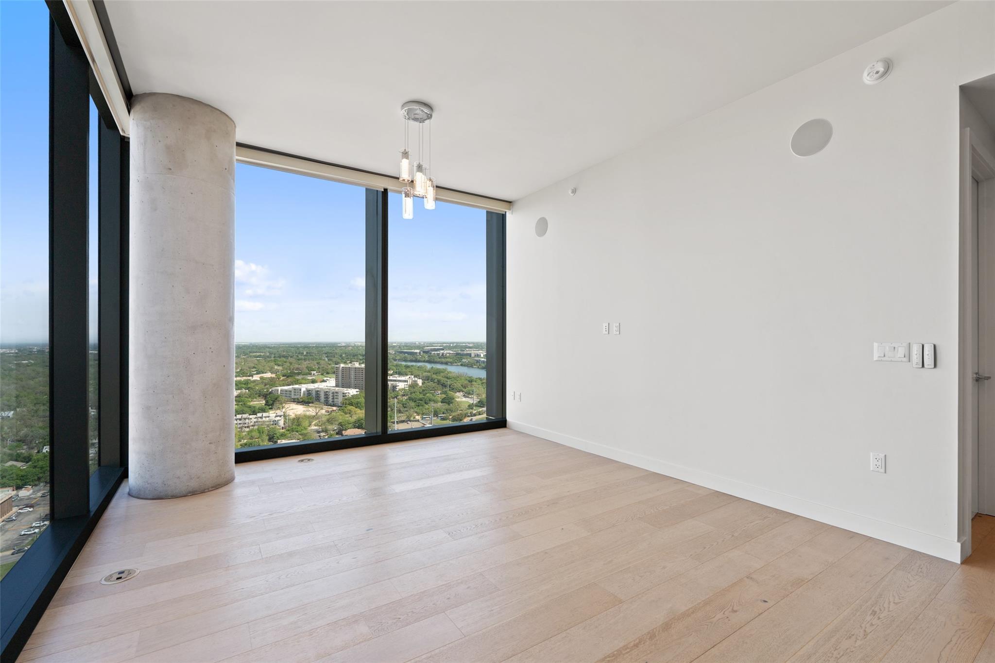 44 East Ave # 2307