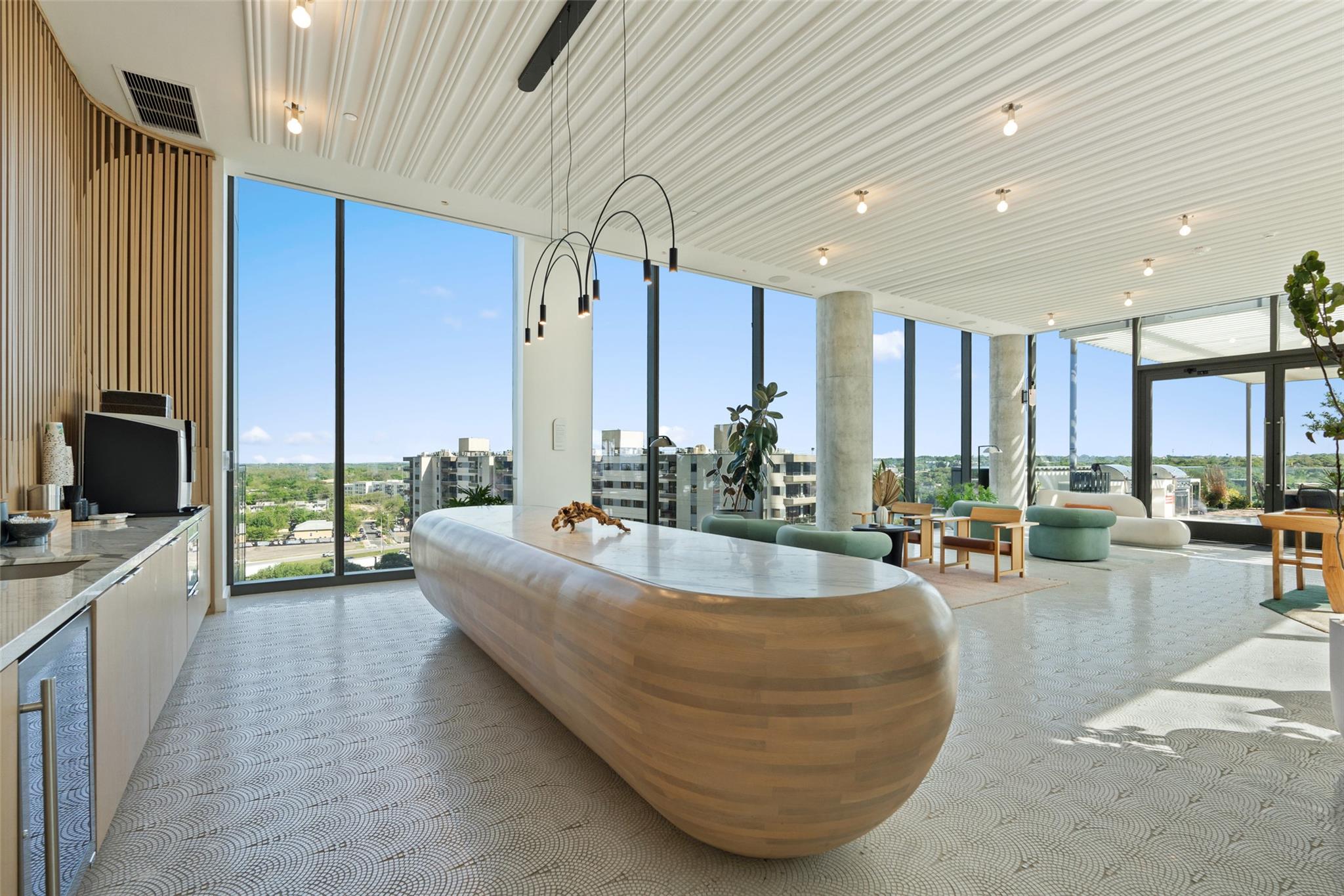 44 East Ave # 2307
