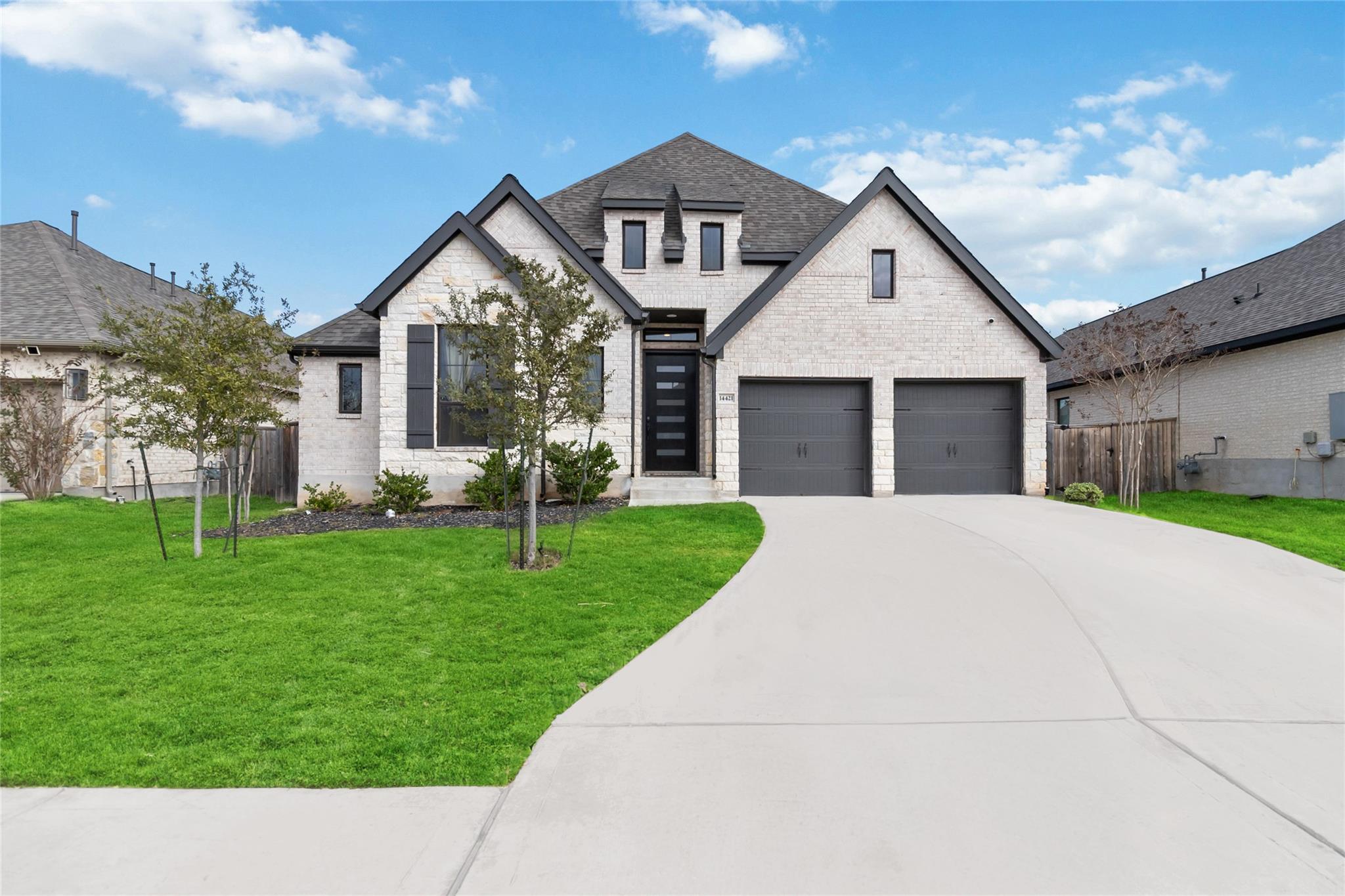 14421 Kira LN