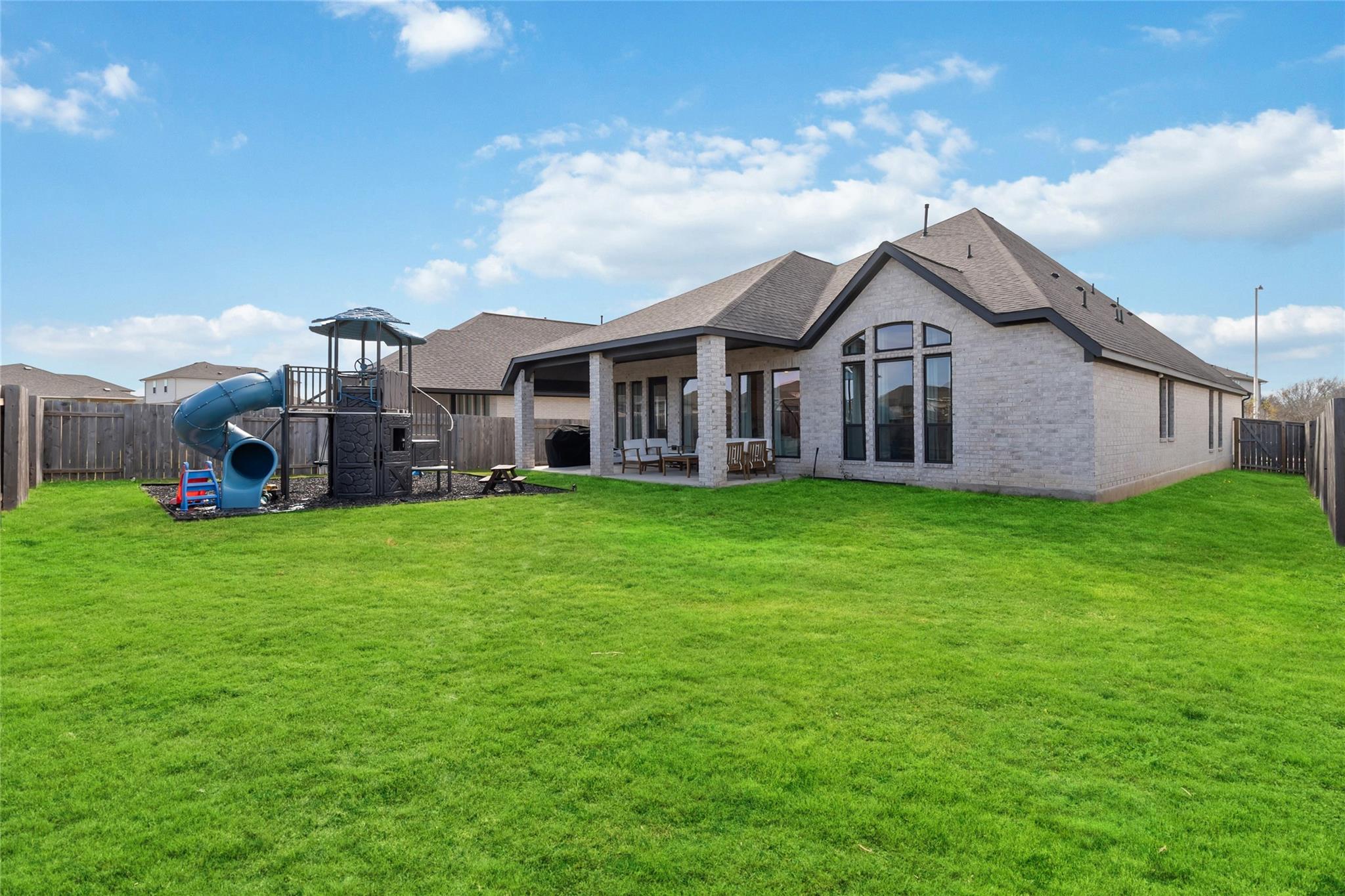 14421 Kira LN