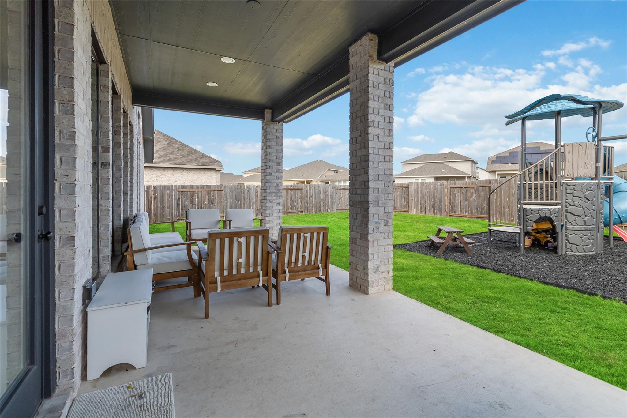 14421 Kira LN