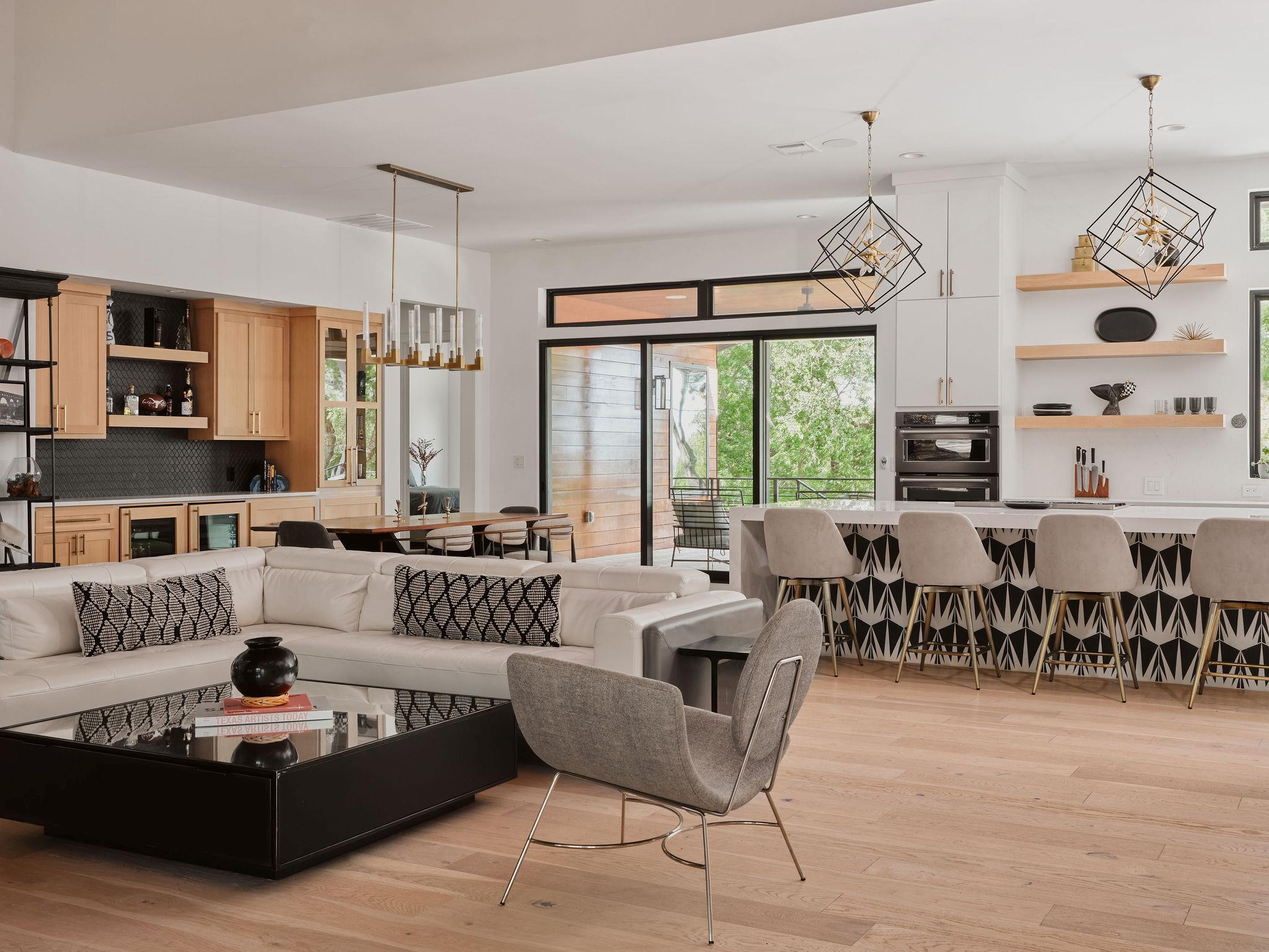 4301 Balcones DR