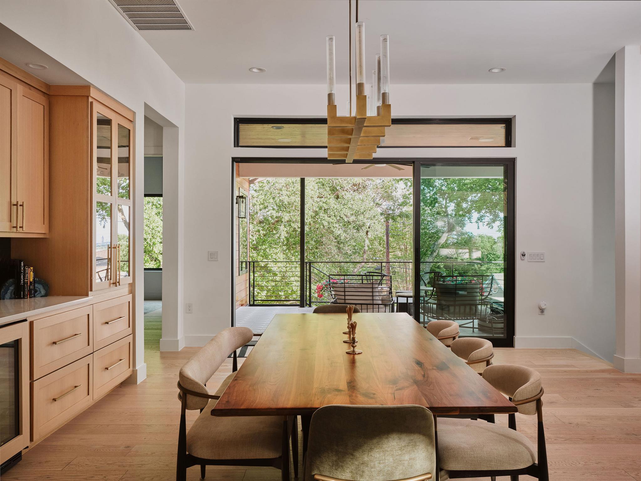 4301 Balcones DR
