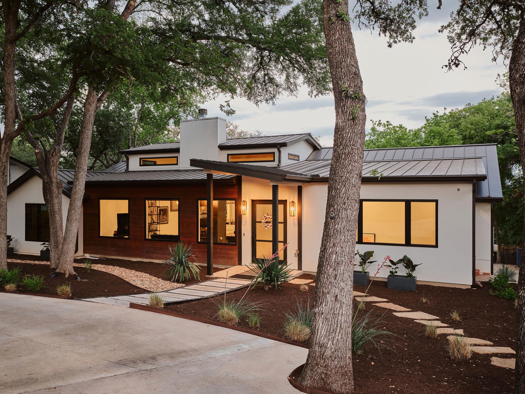 4301 Balcones DR