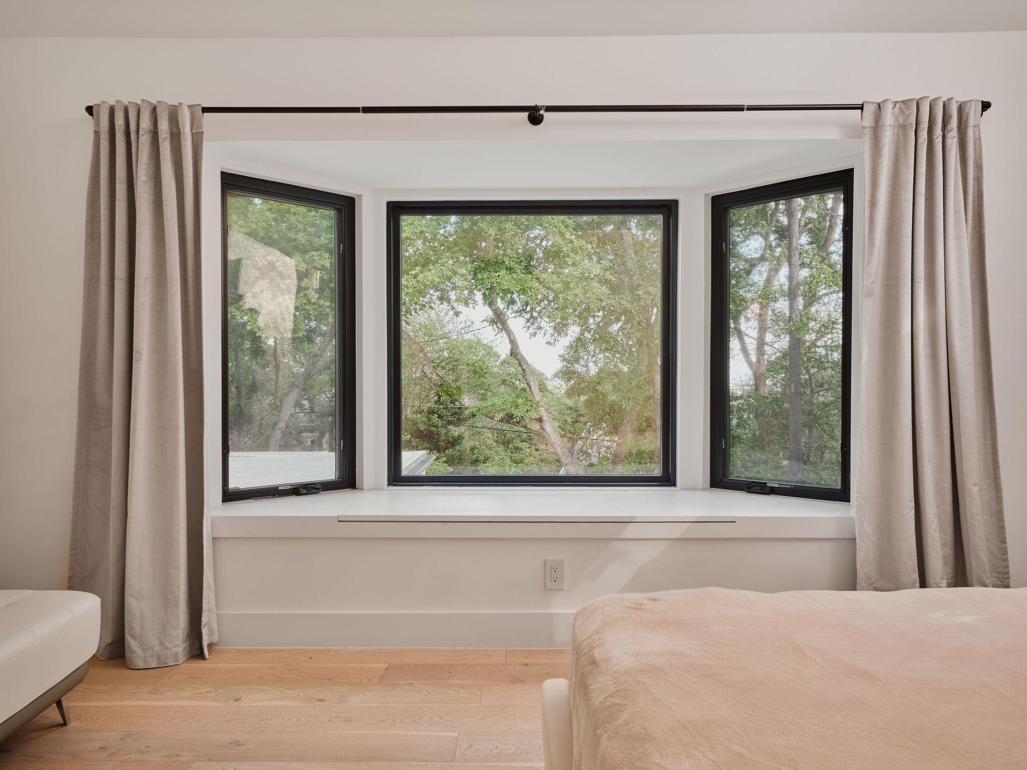 4301 Balcones DR