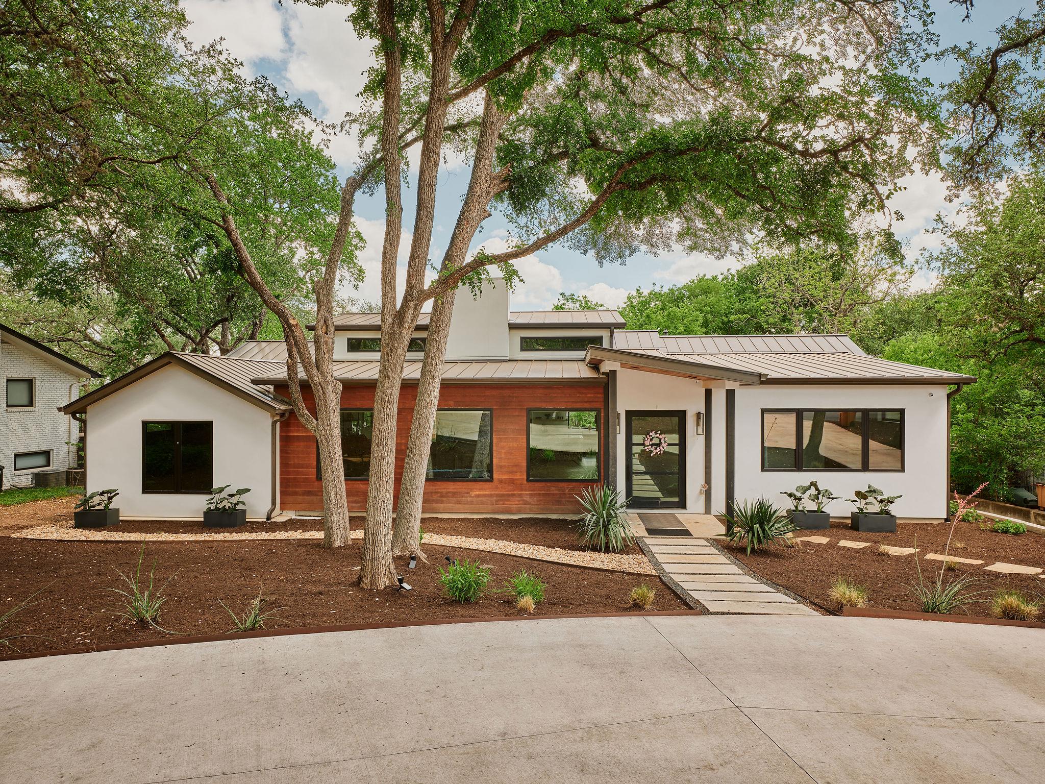 4301 Balcones DR