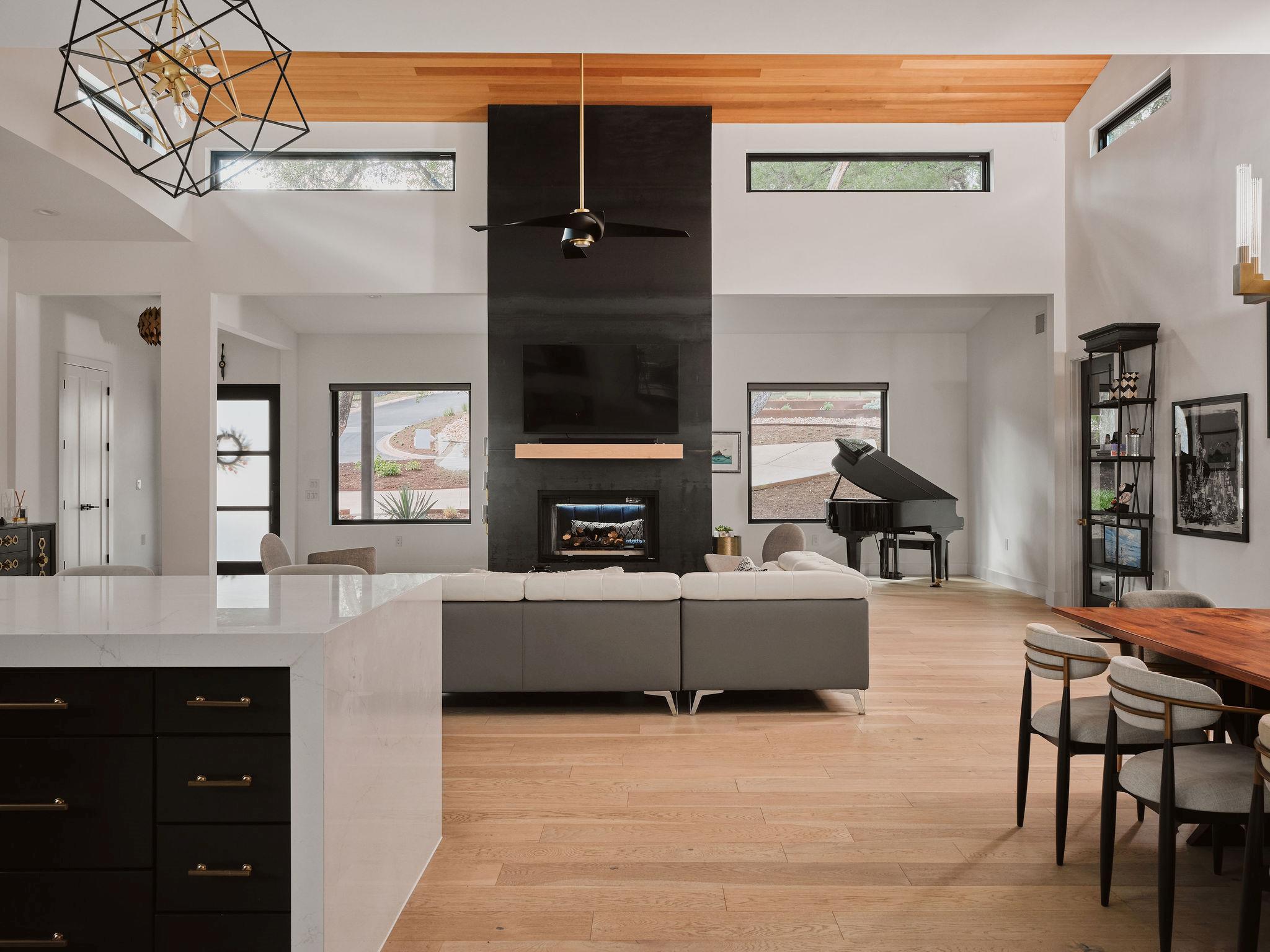 4301 Balcones DR