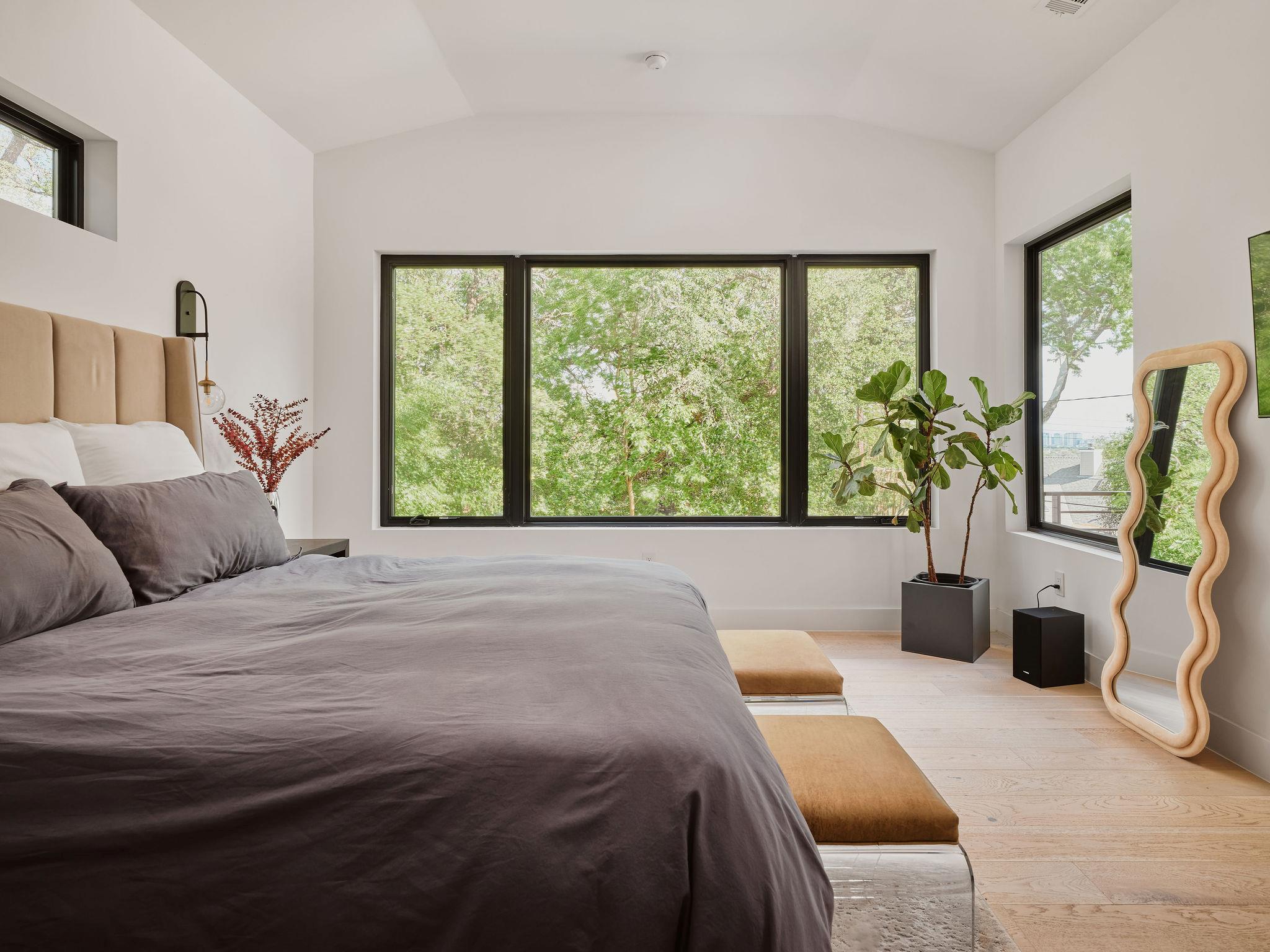 4301 Balcones DR