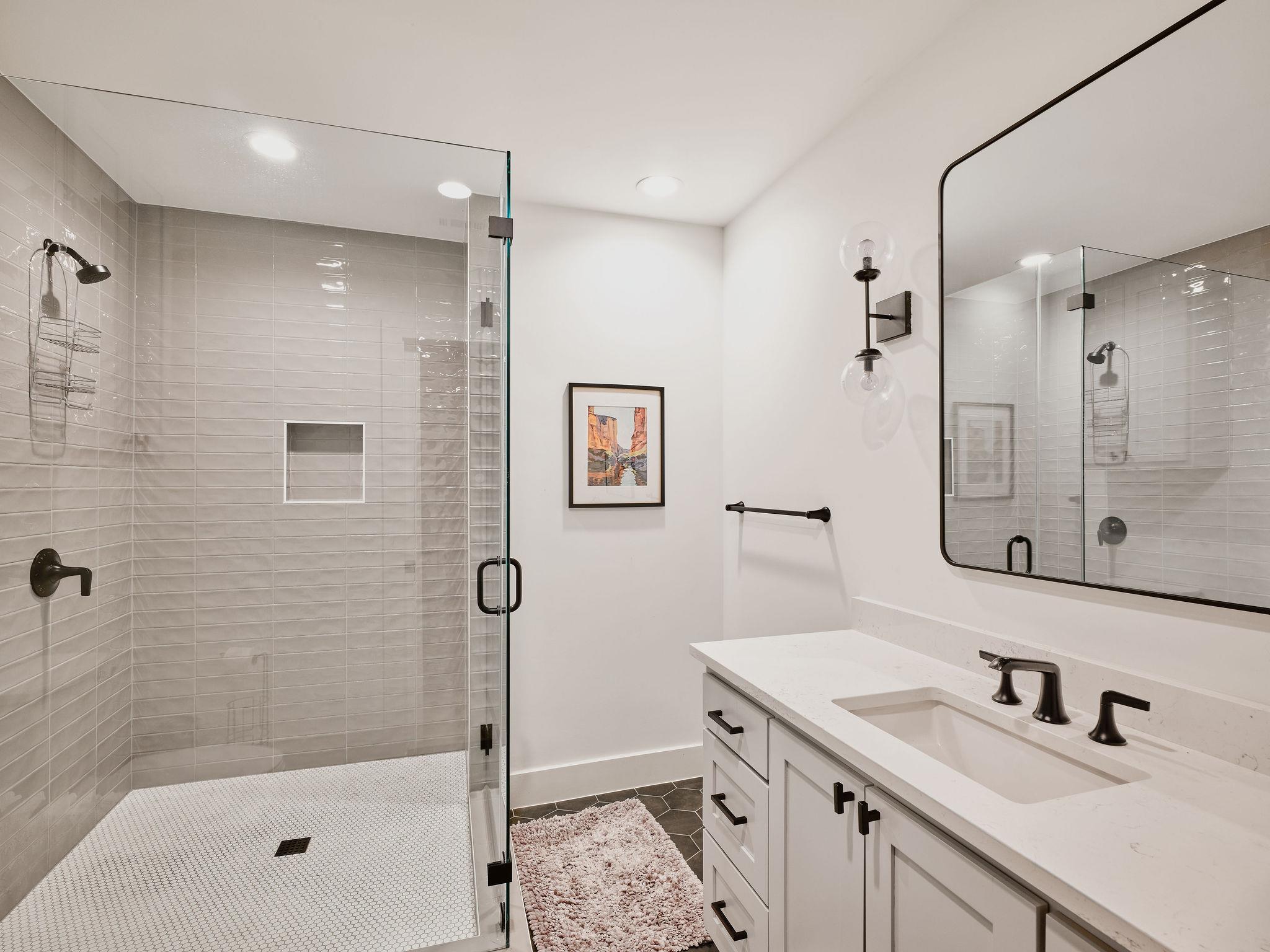 4301 Balcones DR