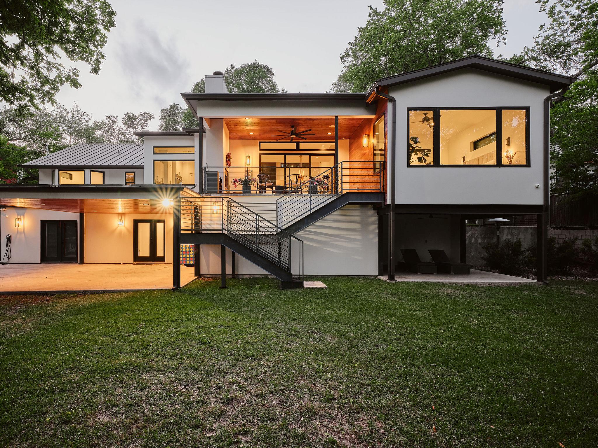 4301 Balcones DR