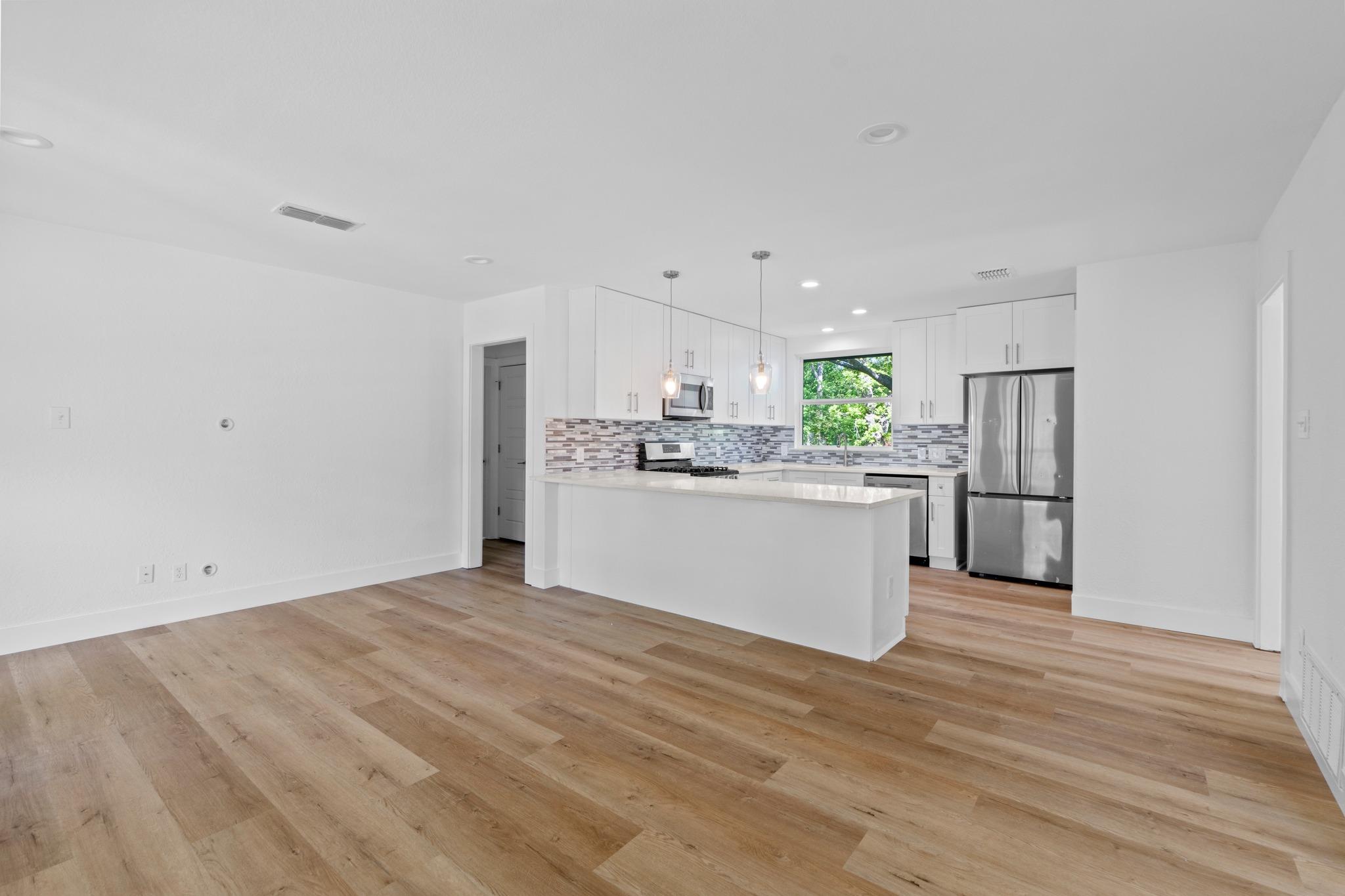 6414 Kenilworth DR