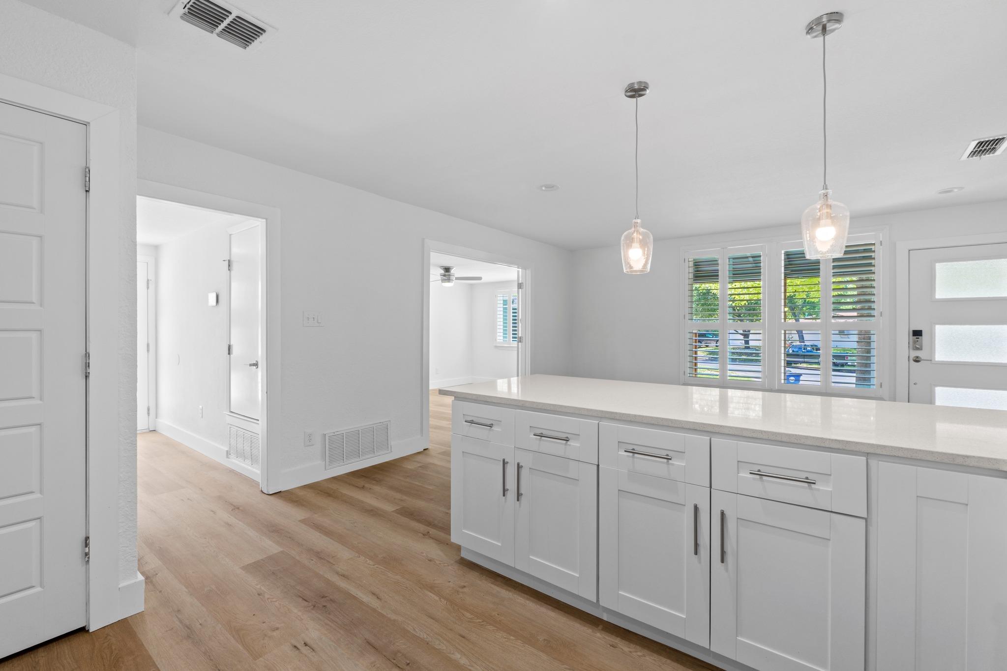 6414 Kenilworth DR