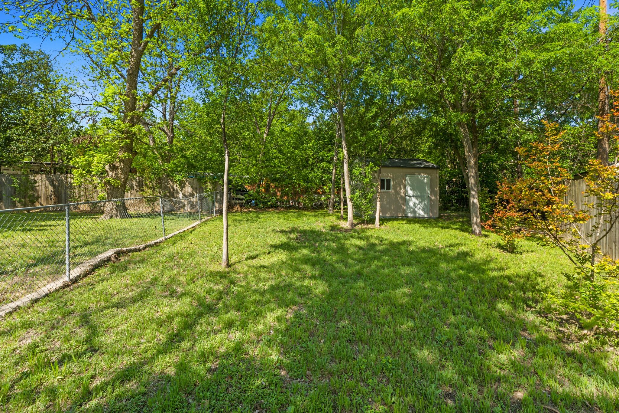6414 Kenilworth DR