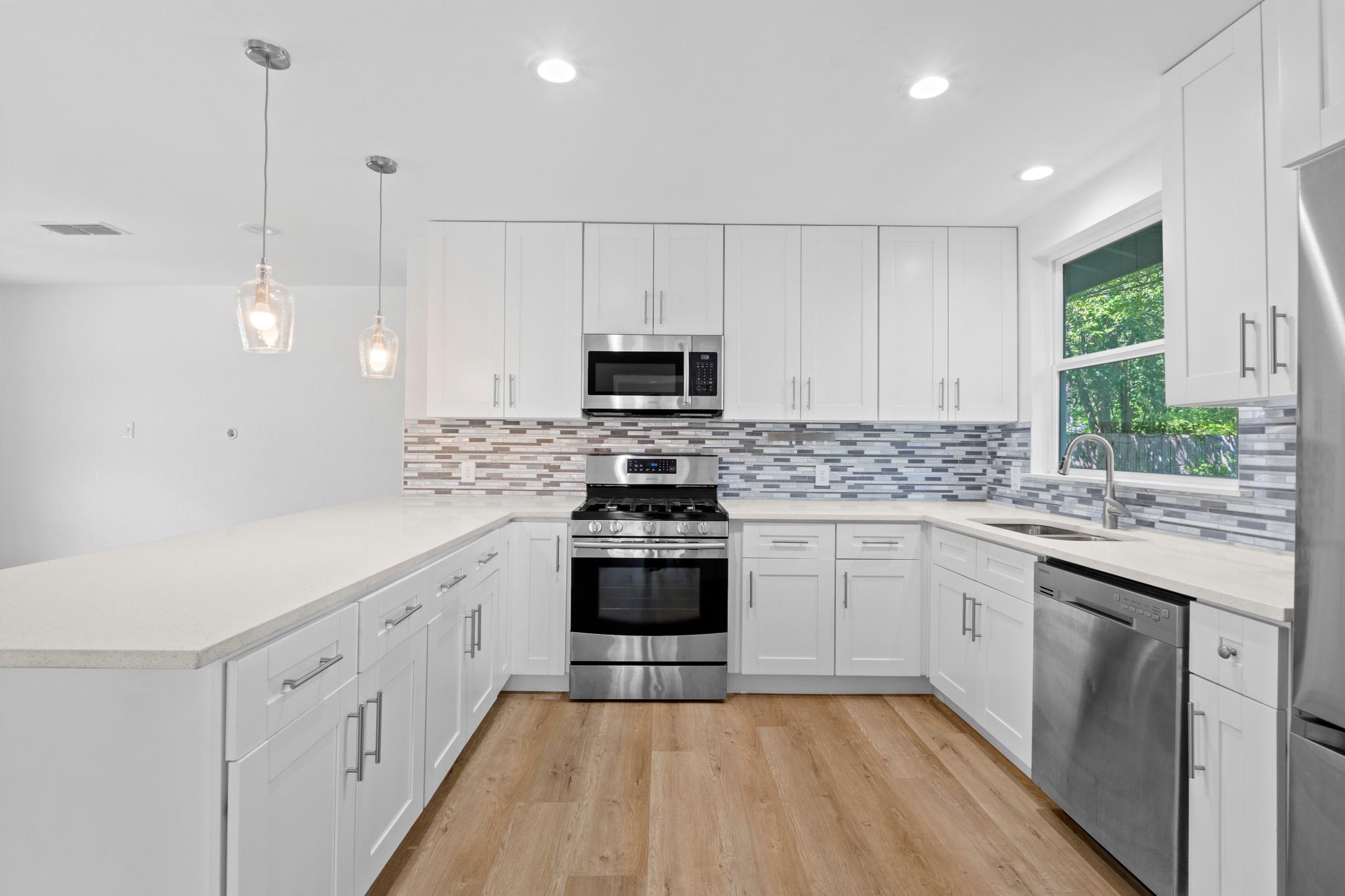 6414 Kenilworth DR
