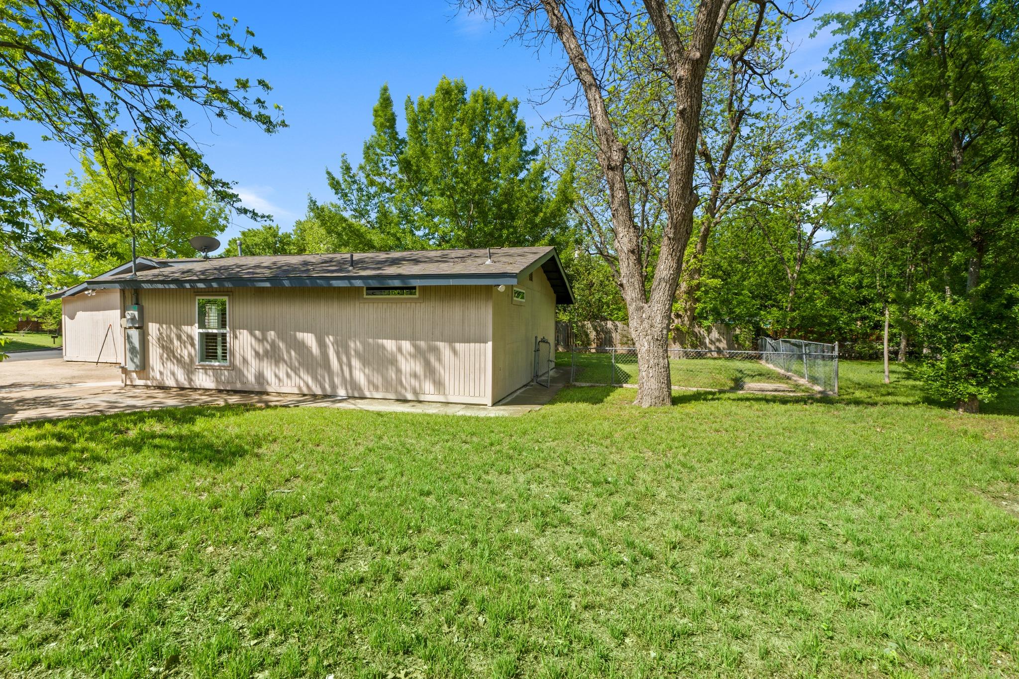 6414 Kenilworth DR