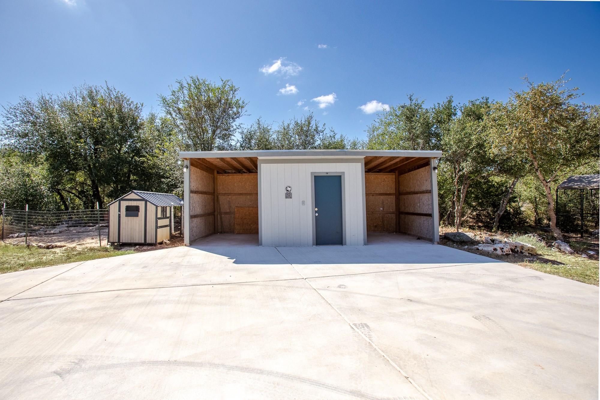 185 Valley Sierra LN