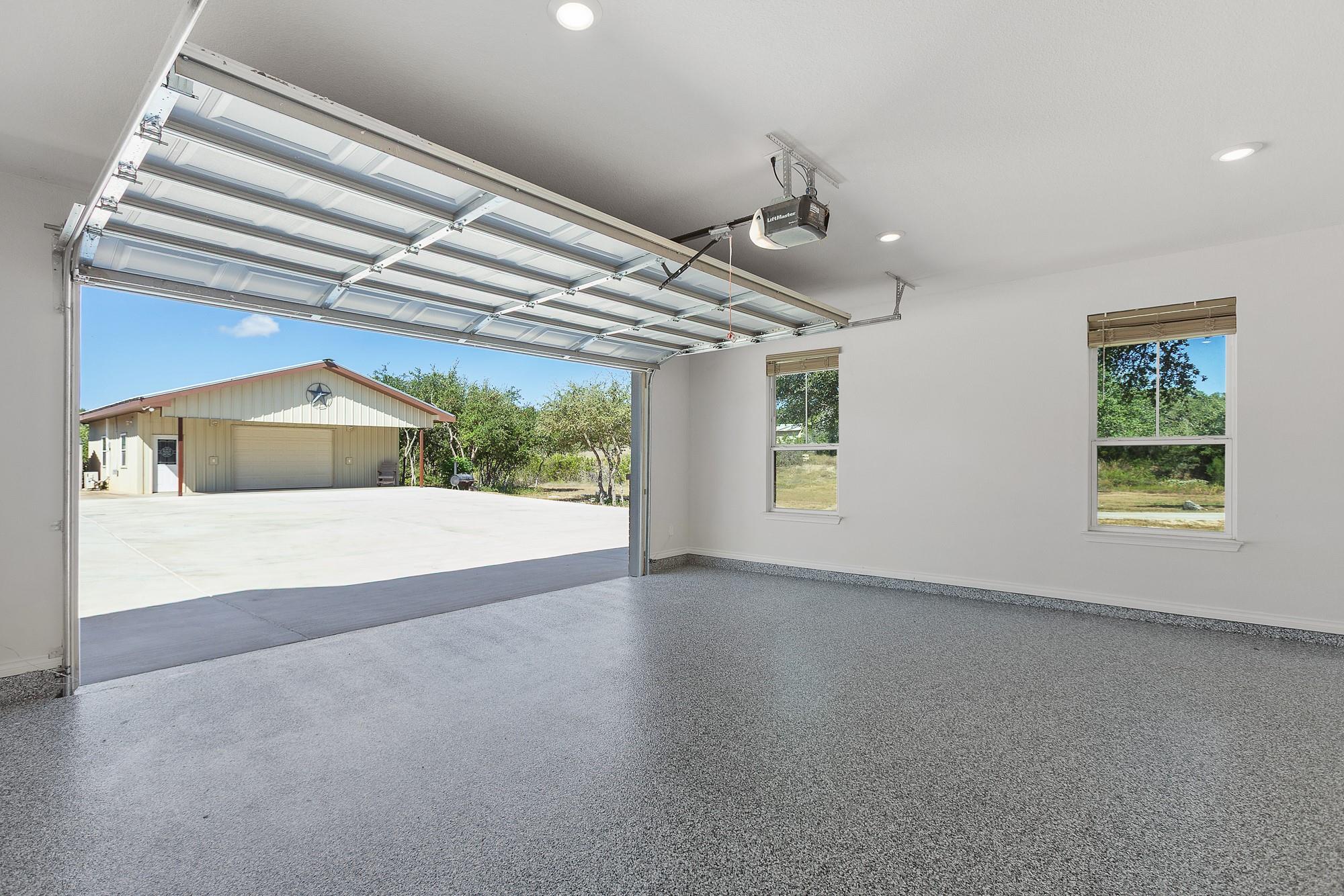 185 Valley Sierra LN
