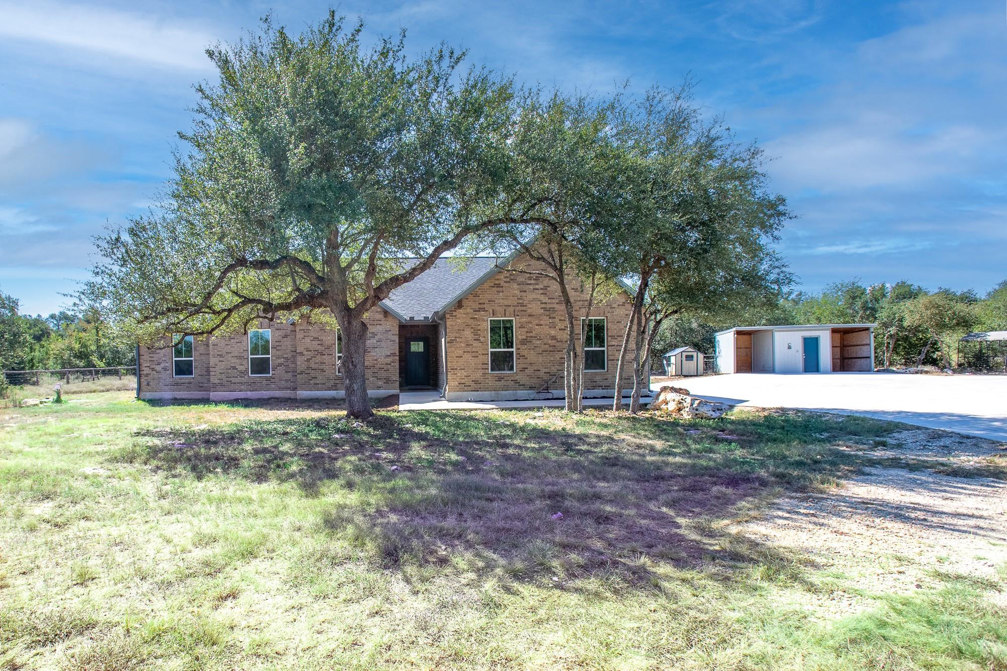 185 Valley Sierra LN
