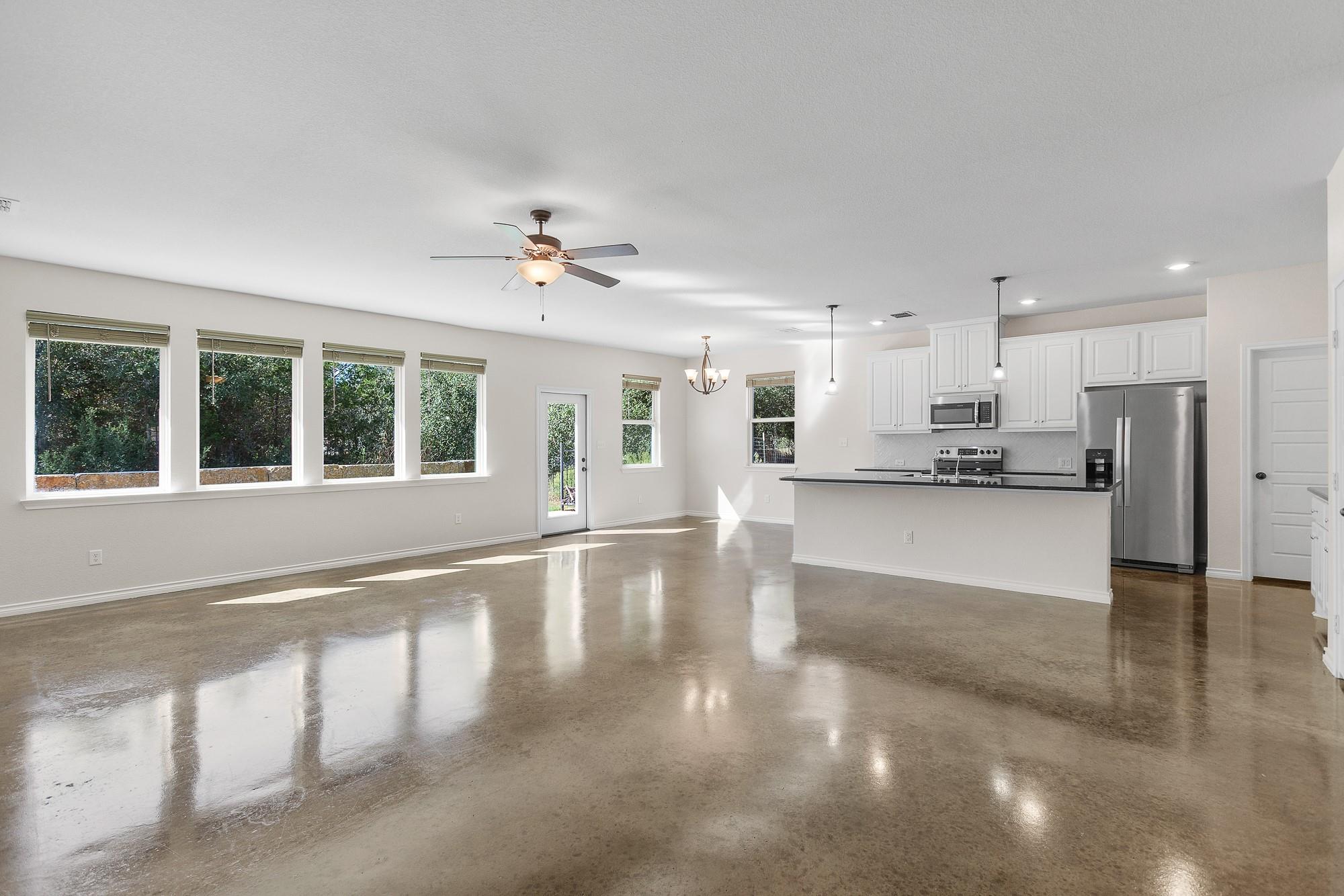 185 Valley Sierra LN