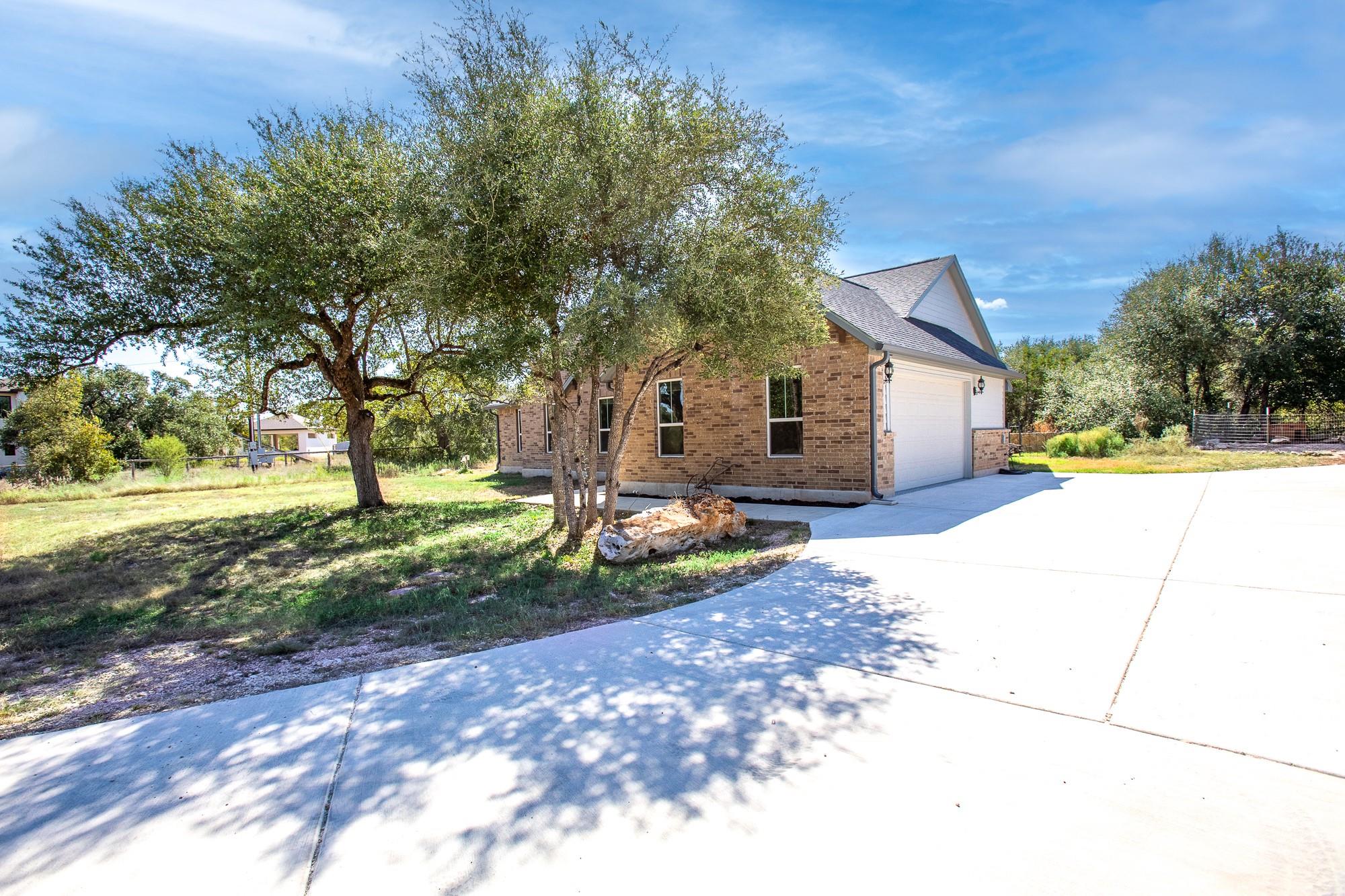 185 Valley Sierra LN