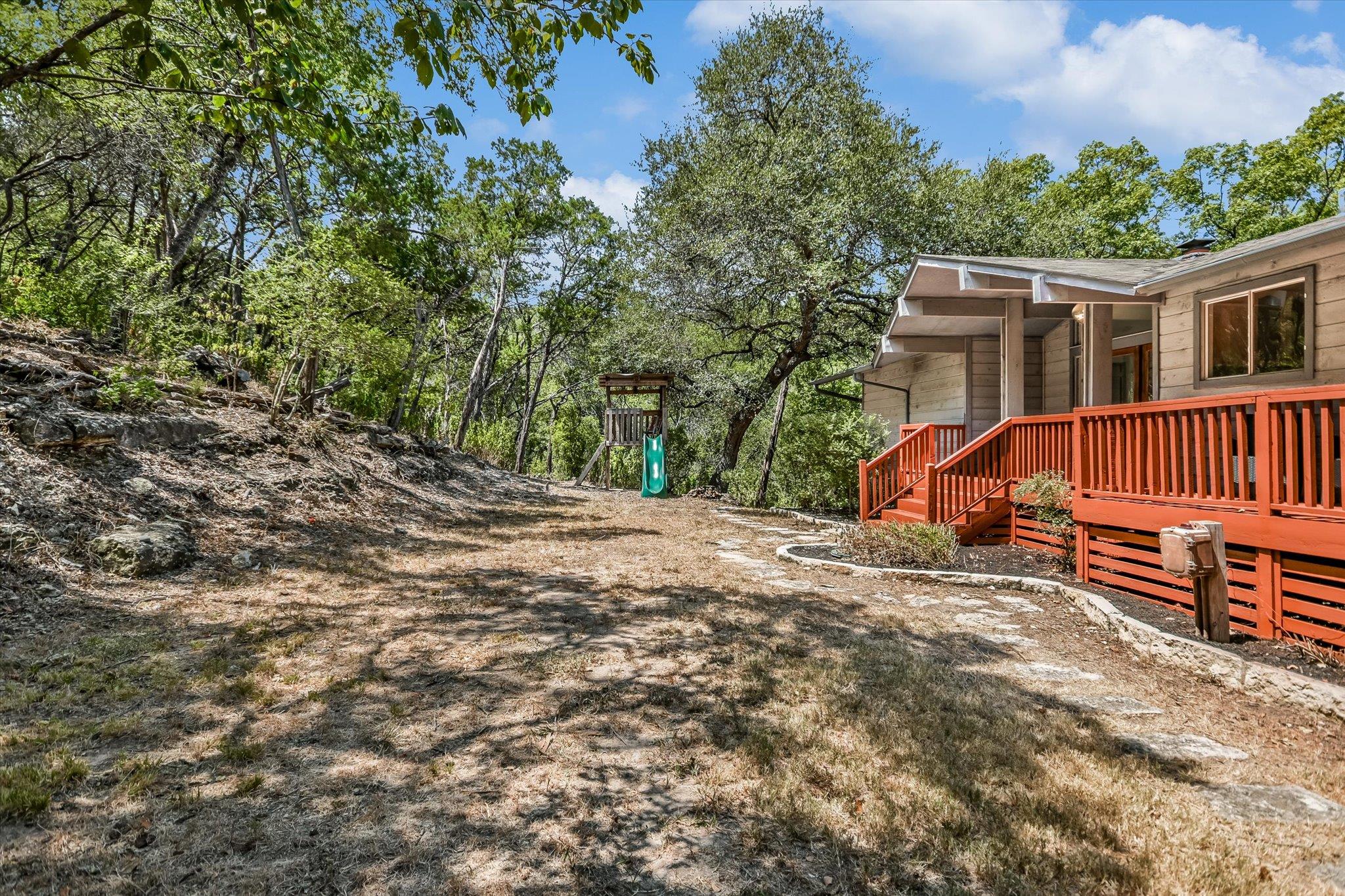 1626 Westlake DR