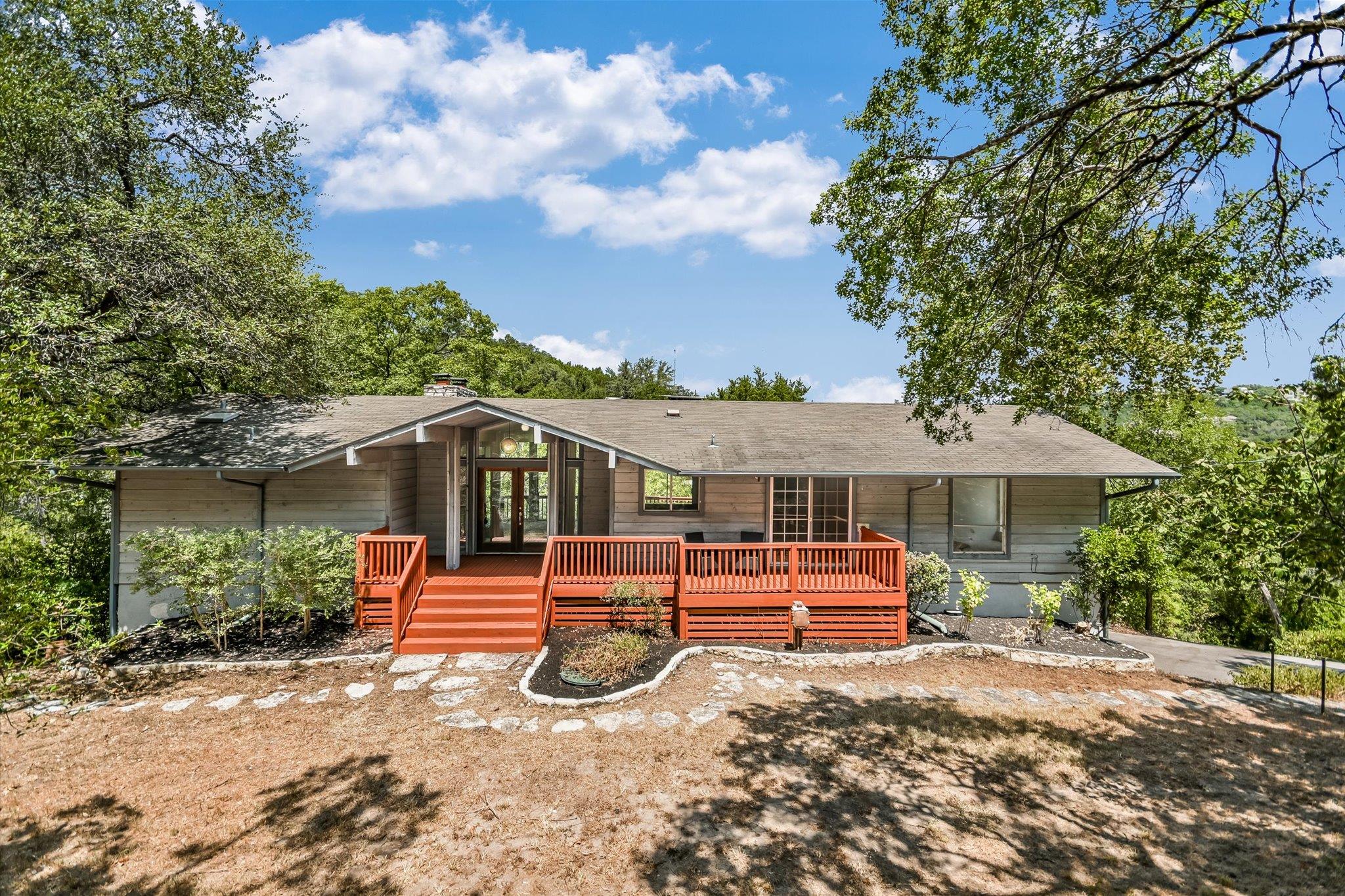 1626 Westlake DR