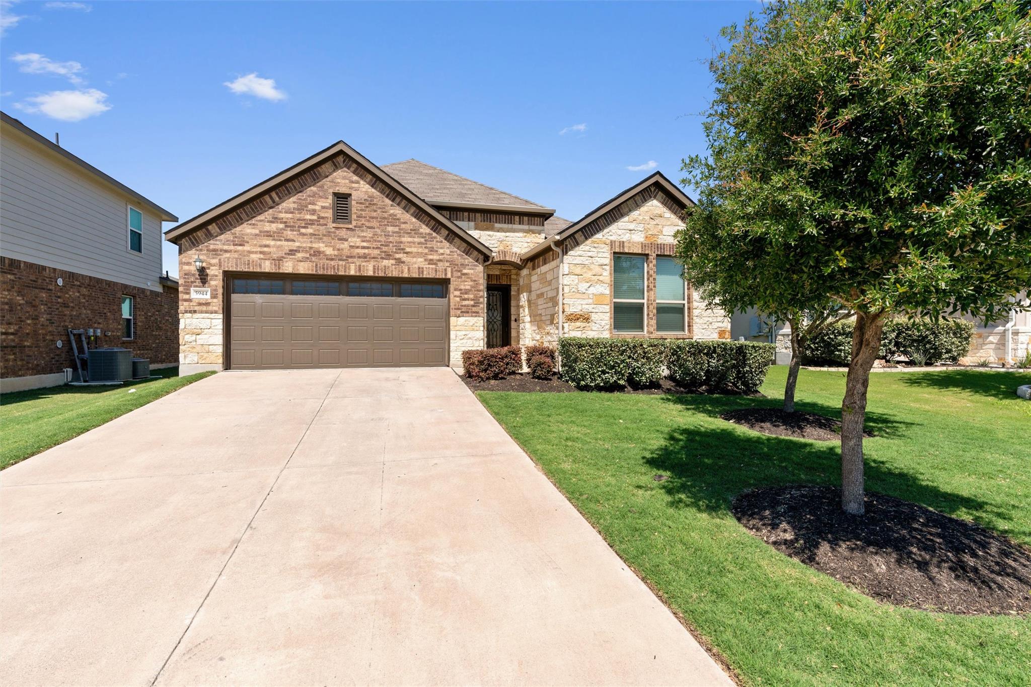 5944 Agostino DR