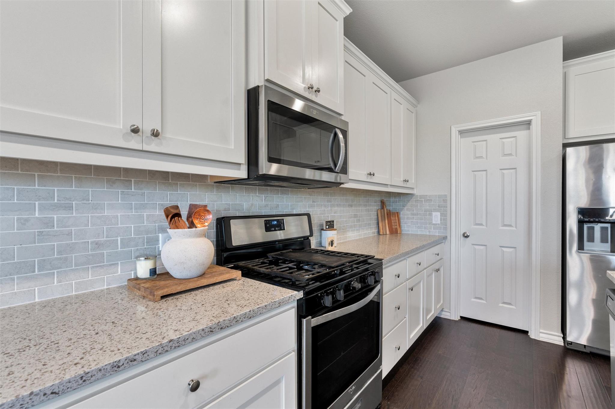 5944 Agostino DR