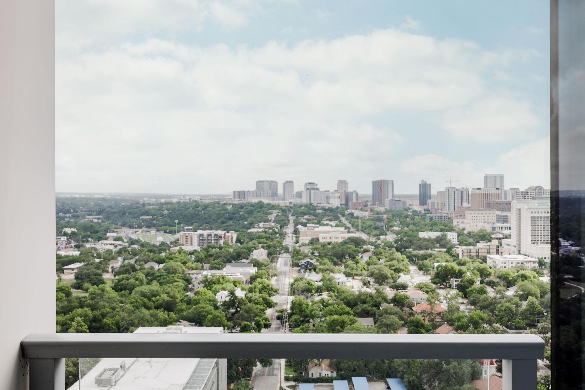 501 West Ave # 2404