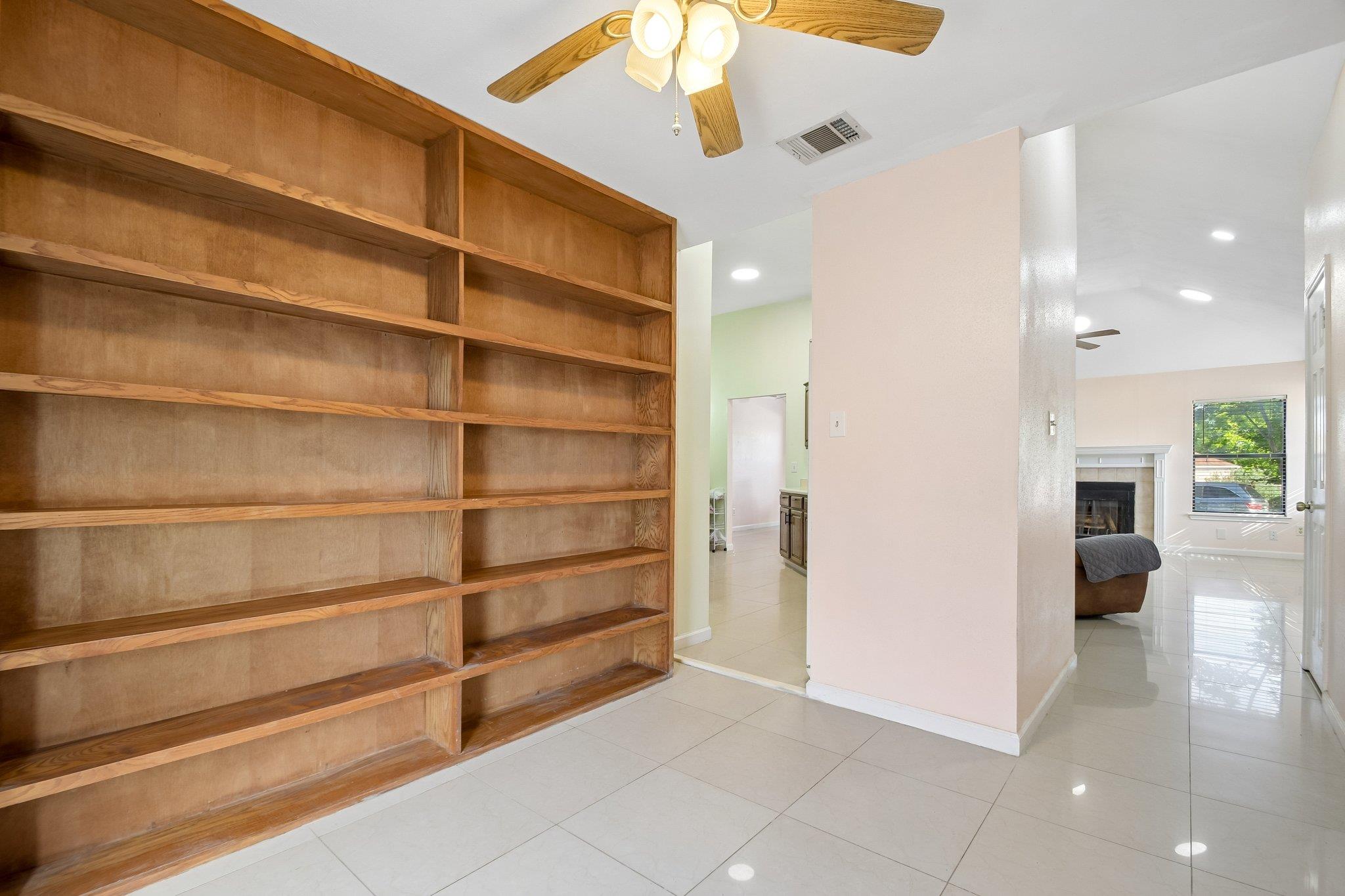 1801 Twisted Oak DR
